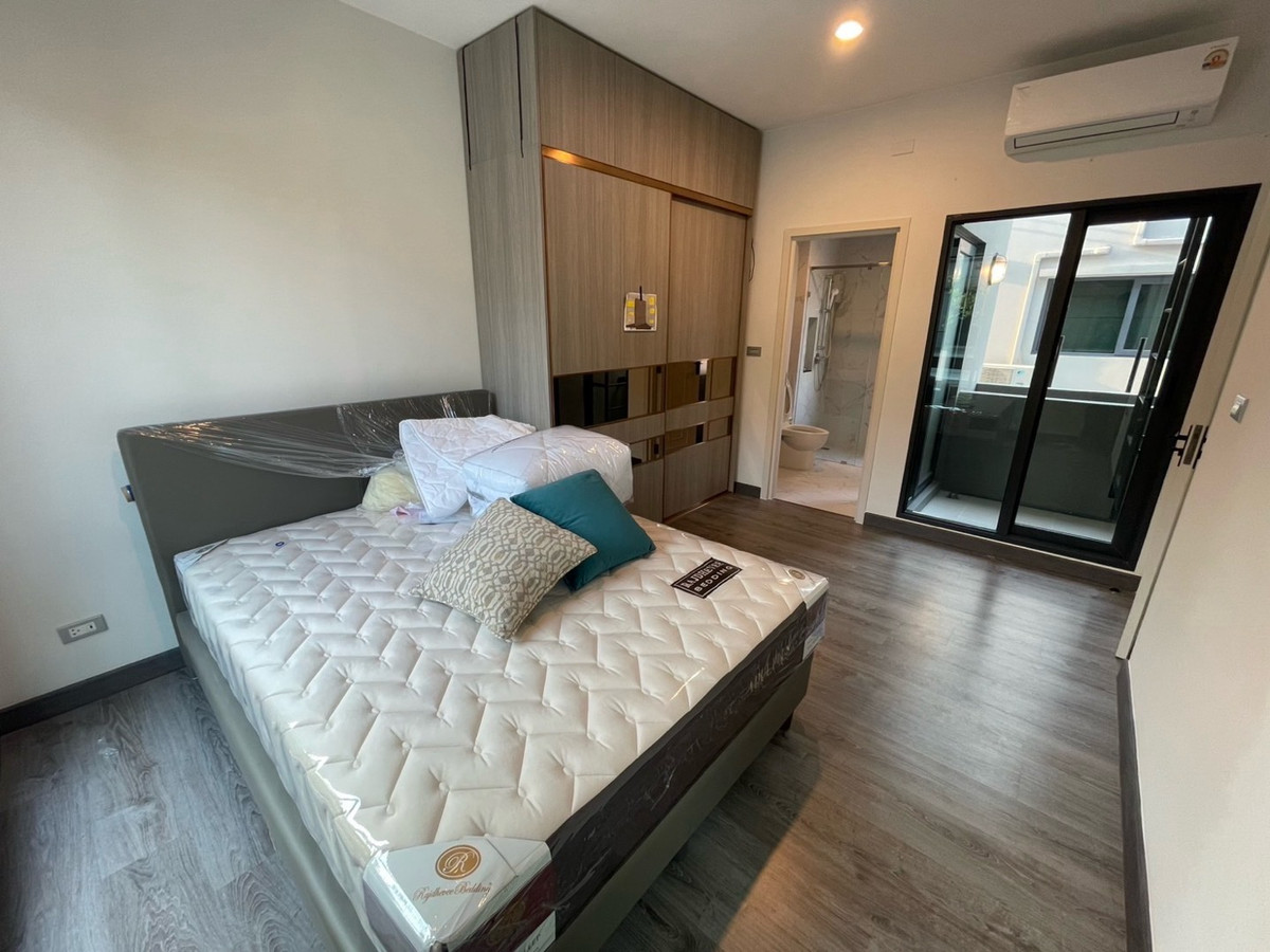 For RentTownhomeKasetsart, Ratchayothin : Single house for rent Baan Klang Muang Classe Ratchayothin (ClasseRatchayothin), new house, never lived in.