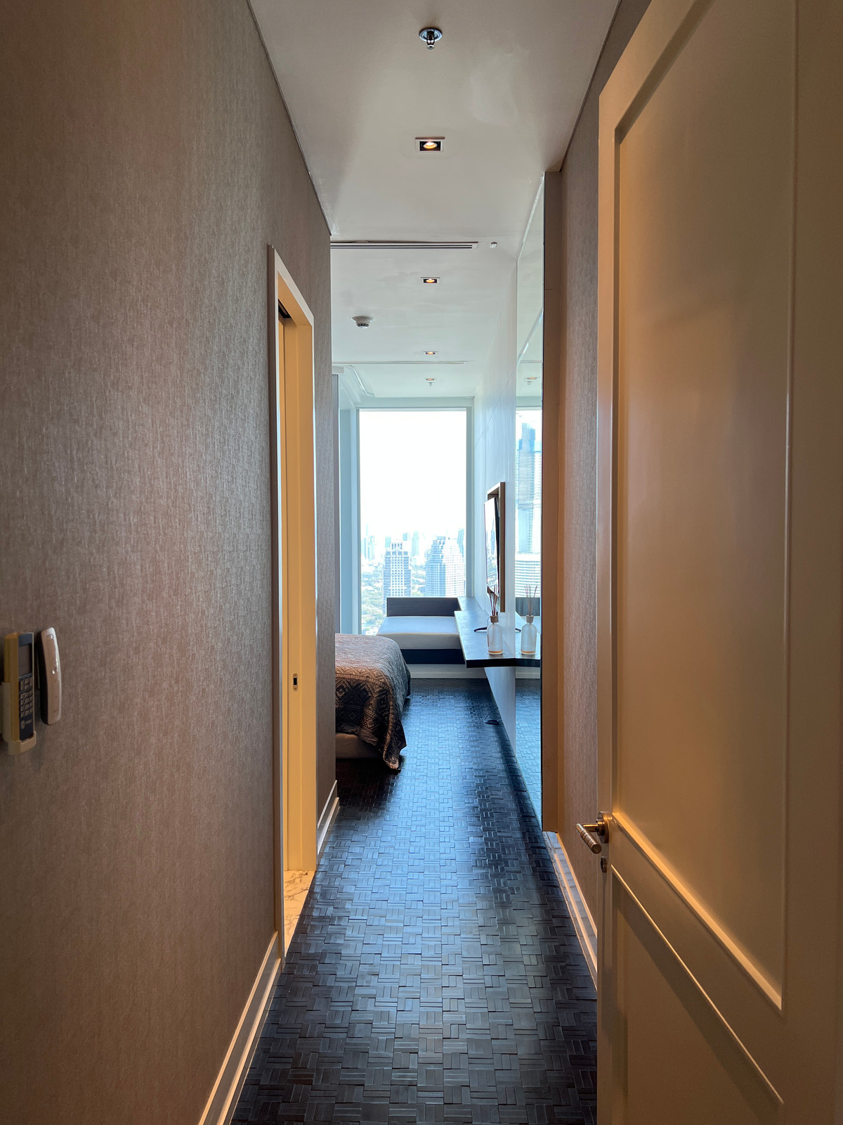 CondoSathorn, Narathiwat : 🏆✨ 4-Bedroom Penthouse at The Ritz-Carlton Residences Bangkok – 400,000 THB/month 🌆🔥