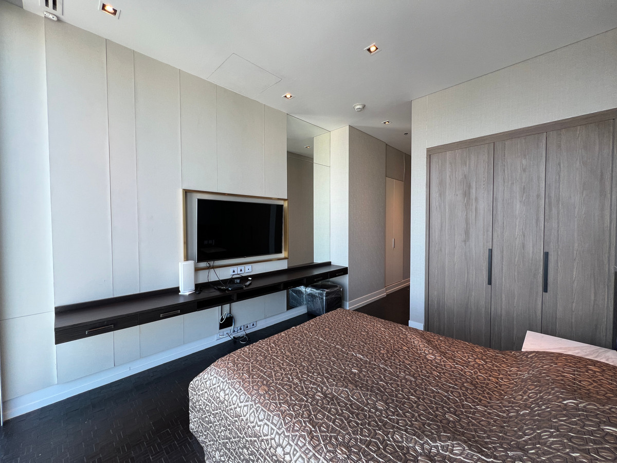 CondoSathorn, Narathiwat : 🏆✨ 4-Bedroom Penthouse at The Ritz-Carlton Residences Bangkok – 400,000 THB/month 🌆🔥