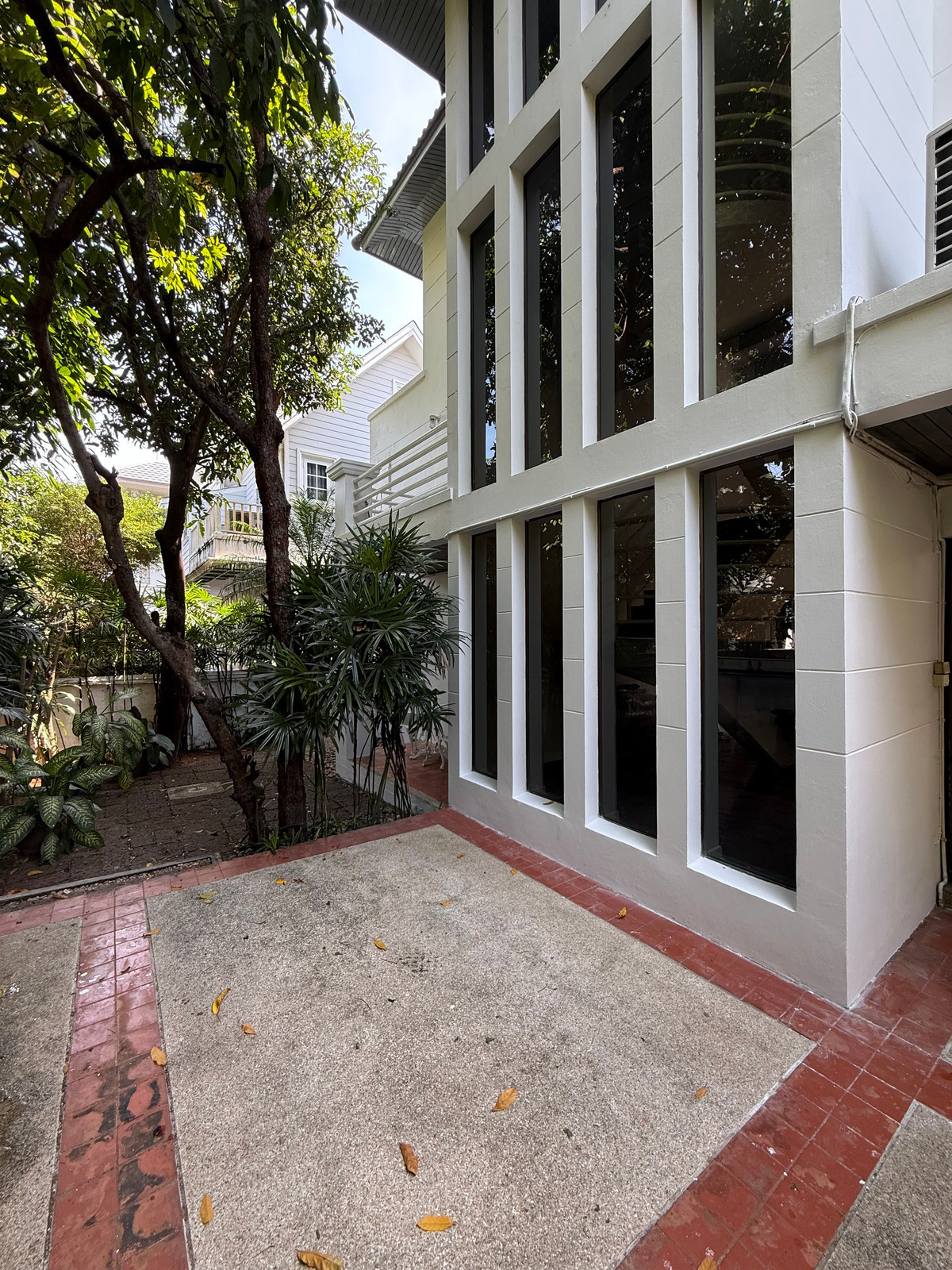 ให้เช่าบ้านนวมินทร์ รามอินทรา : ให้เช่า ที่ดิน200ตรว 3นอน3น้ำ พทใช้สอย600ตรม บ้านเดี่ยว 3 ชั้น  หมู่บ้านนวธานี เสรีไทย 59