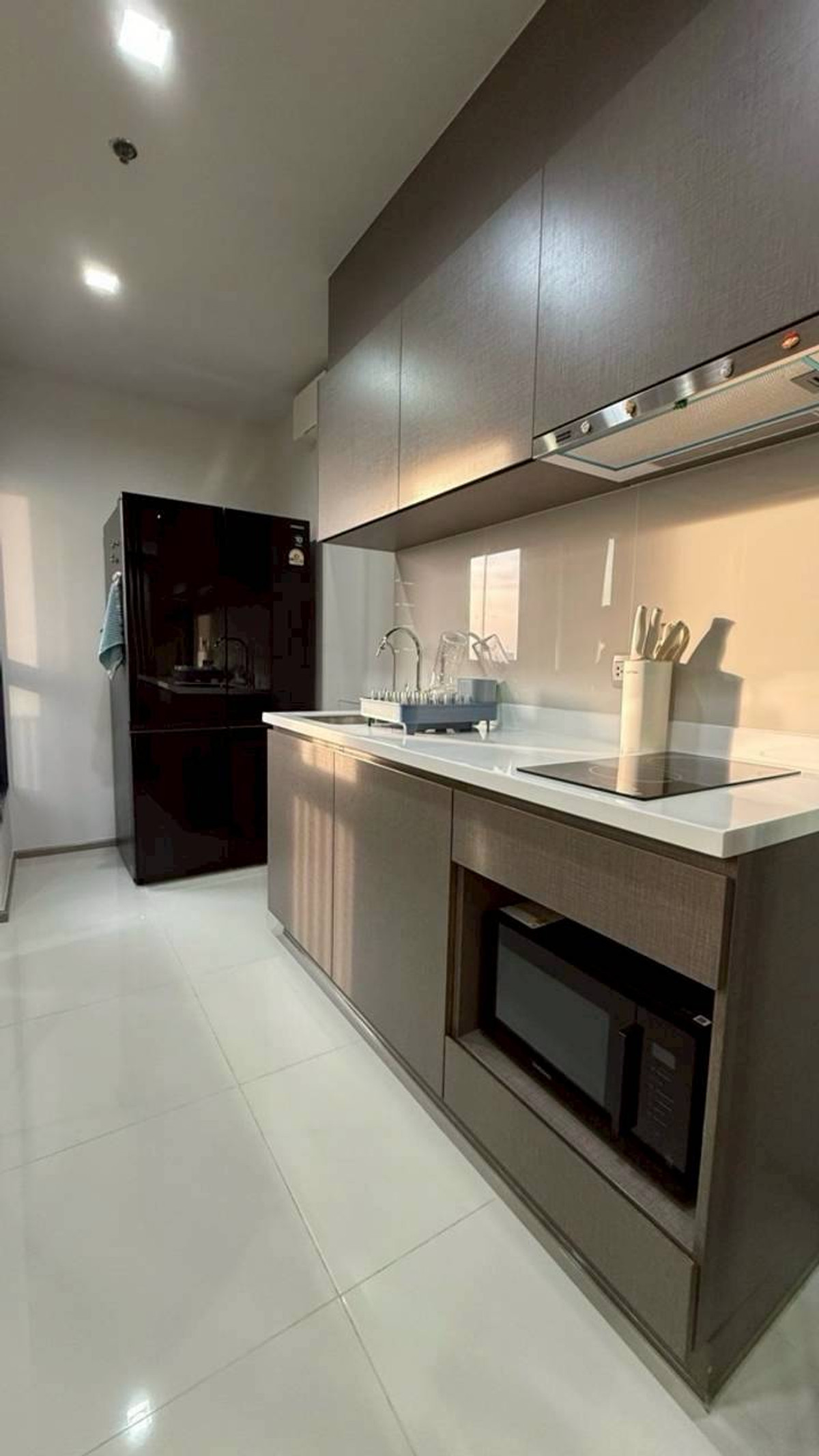 ให้เช่าคอนโดลาดพร้าว เซ็นทรัลลาดพร้าว : ✅ LVY121 ✅ Line : @p2nproperty