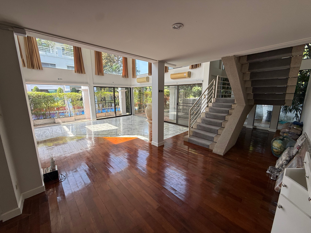 ให้เช่าบ้านนวมินทร์ รามอินทรา : ให้เช่า ที่ดิน200ตรว 3นอน3น้ำ พทใช้สอย600ตรม บ้านเดี่ยว 3 ชั้น  หมู่บ้านนวธานี เสรีไทย 59