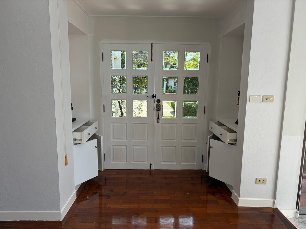 ให้เช่าบ้านนวมินทร์ รามอินทรา : ให้เช่า ที่ดิน200ตรว 3นอน3น้ำ พทใช้สอย600ตรม บ้านเดี่ยว 3 ชั้น  หมู่บ้านนวธานี เสรีไทย 59