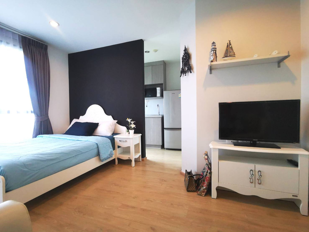 For RentCondoThaphra, Talat Phlu, Wutthakat : Condo for rent, Ideo Wutthakat, next to BTS Wutthakat, 110 meters, with furniture + washing machine, only 8,500 baht.