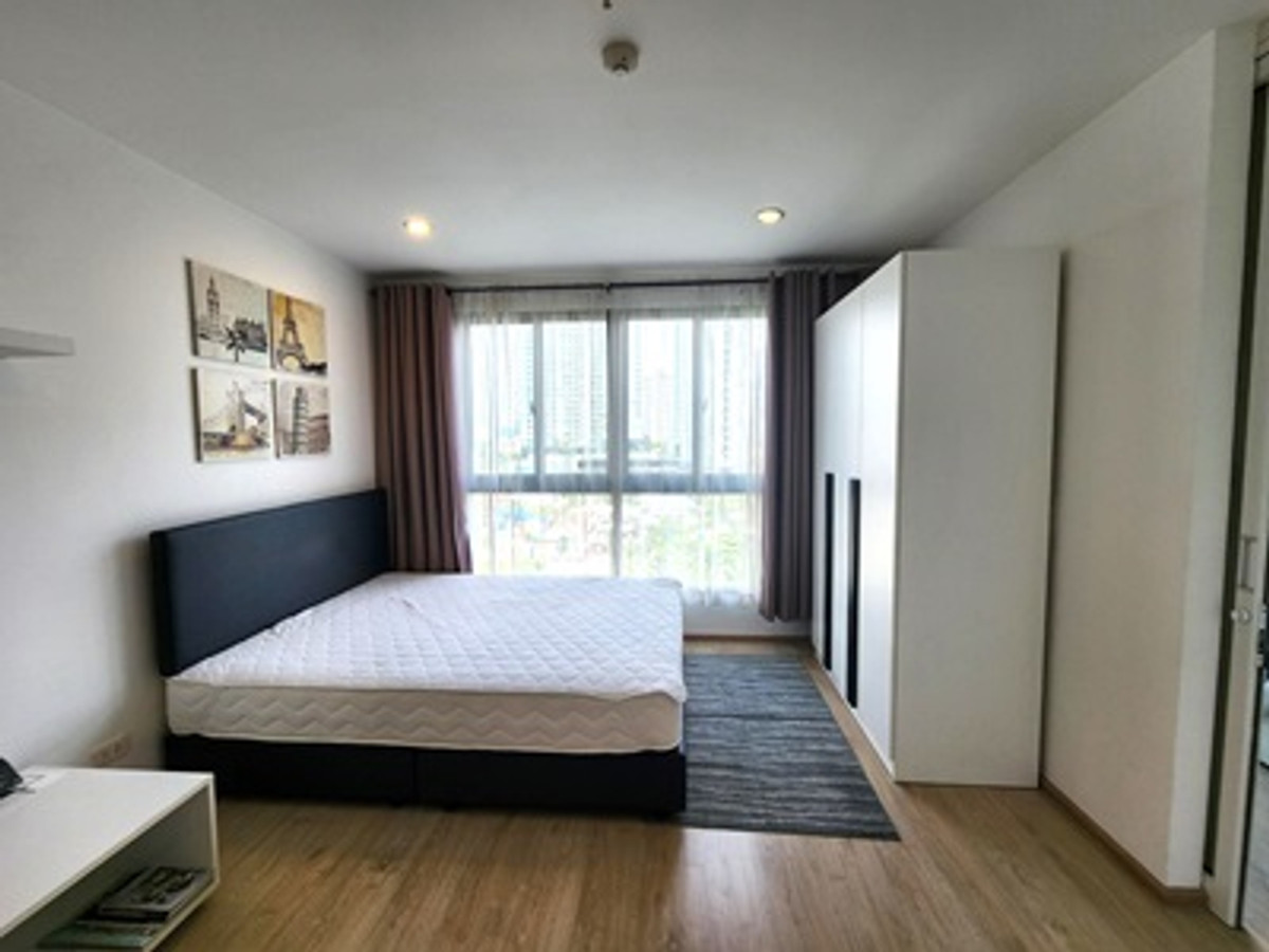 For RentCondoThaphra, Talat Phlu, Wutthakat : Condo for rent, Ideo Wutthakat, next to BTS Wutthakat, 110 meters, with furniture + washing machine, only 8,500 baht.