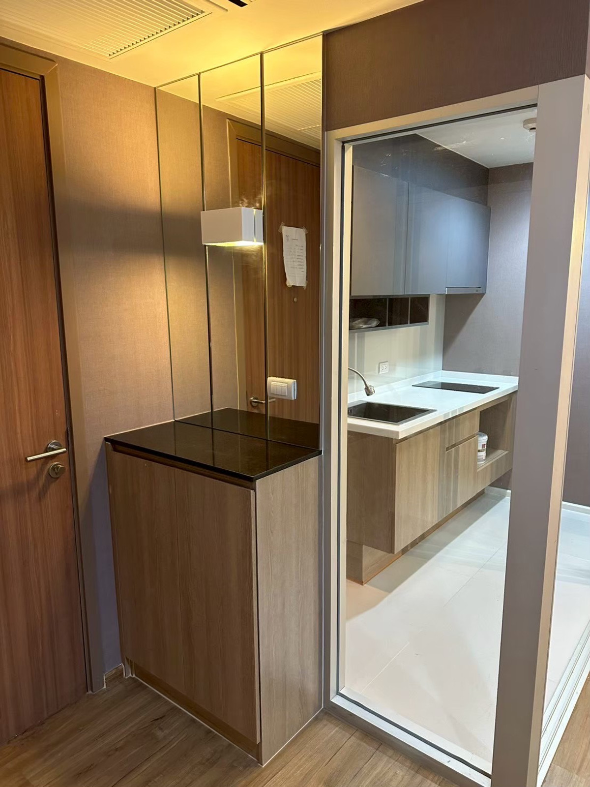 ขายคอนโดสาทร นราธิวาส : ขายคอนโด Fuse Chan Sathorn ราคา 5,900,000 บาท [MKs251207]