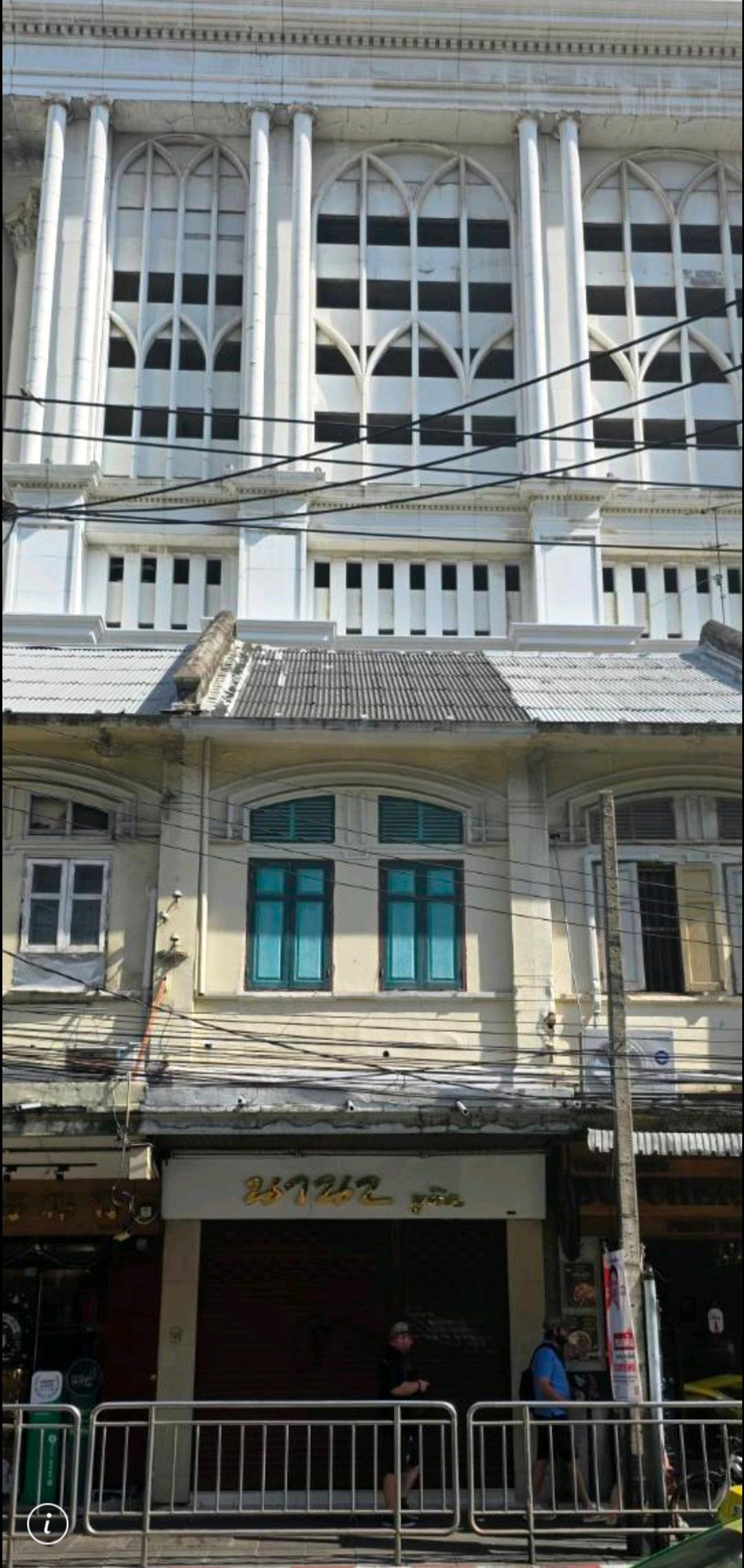 For RentShop HouseSilom, Saladaeng, Bangrak : Commercial building for rent, Bang Rak, next to Charoen Krung Road, near Silom.