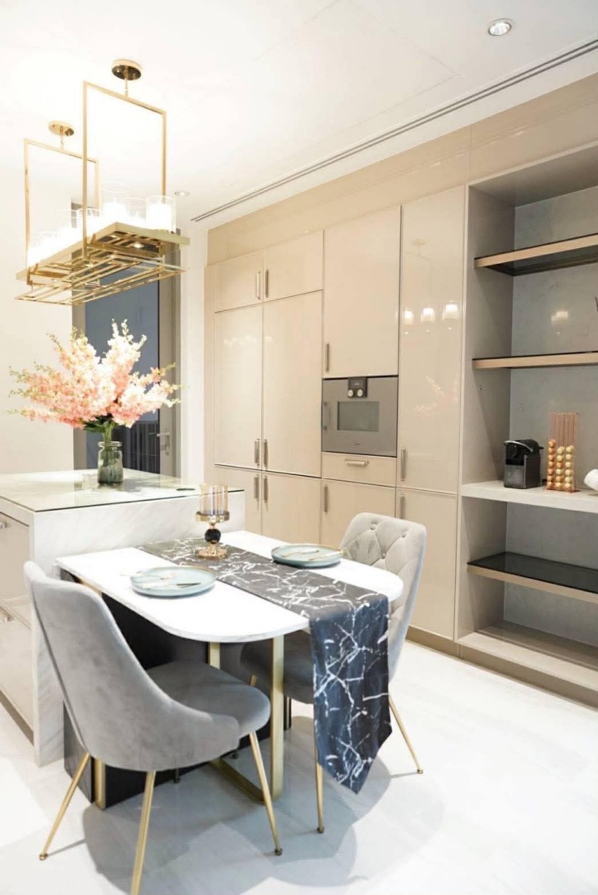 ให้เช่าคอนโดสุขุมวิท อโศก ทองหล่อ : ให้เช่าคอนโด Kraam สุขุมวิท 26 พร้อมเฟอร์ครบ ใจกลางเมือง