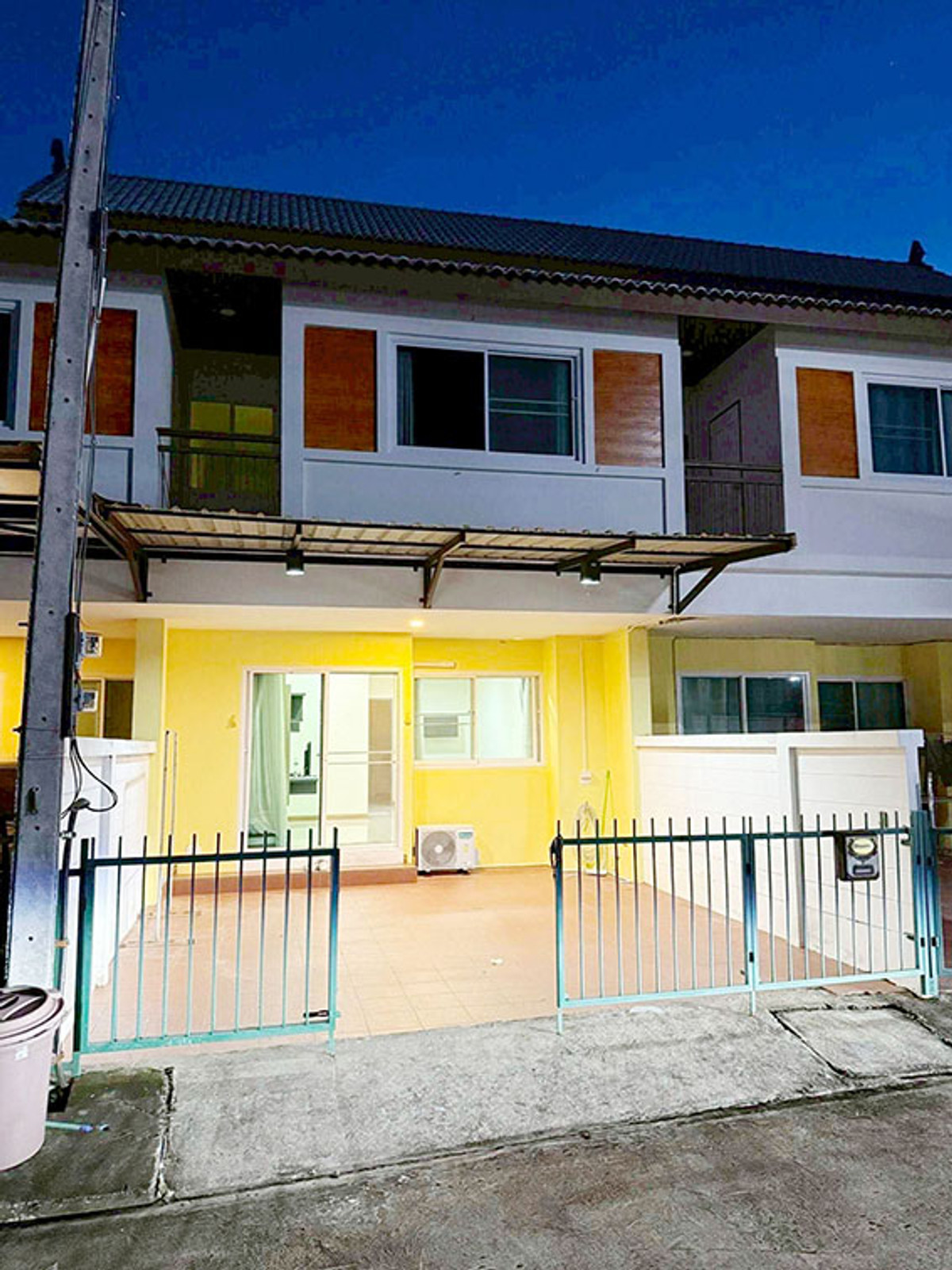 ให้เช่าทาวน์โฮมเชียงใหม่ : ทาวน์เฮ้าส์ในโครงการ ให้เช่าเดือนละ 15,000 บาท ใกล้เซ็นทรัลเฟสติวัลเพียง 10 นาที No.6H200