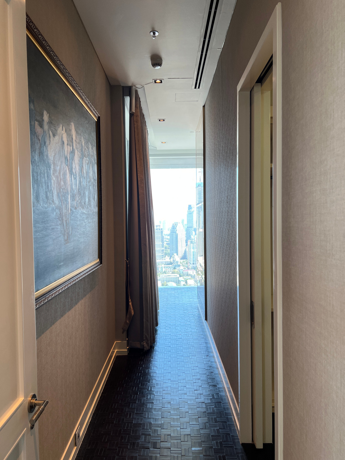 CondoSathorn, Narathiwat : 🏆✨ 4-Bedroom Penthouse at The Ritz-Carlton Residences Bangkok – 400,000 THB/month 🌆🔥