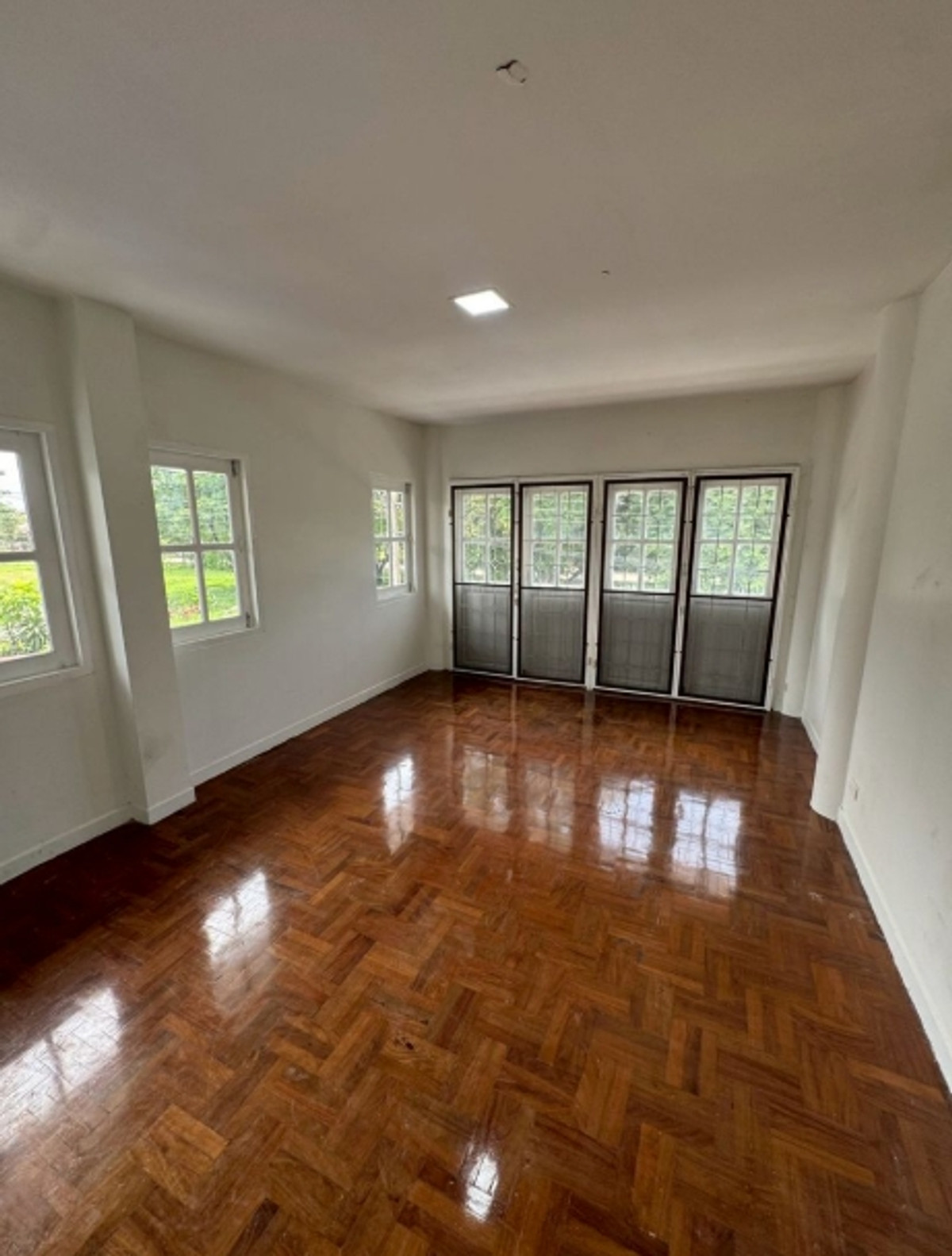 For SaleHouseNawamin, Ramindra : 2-story detached house for sale, Panya Lake Home Village, size 91 sq m., corner house, Main Road, Minburi, Nimitmai Road 28, opposite the park.