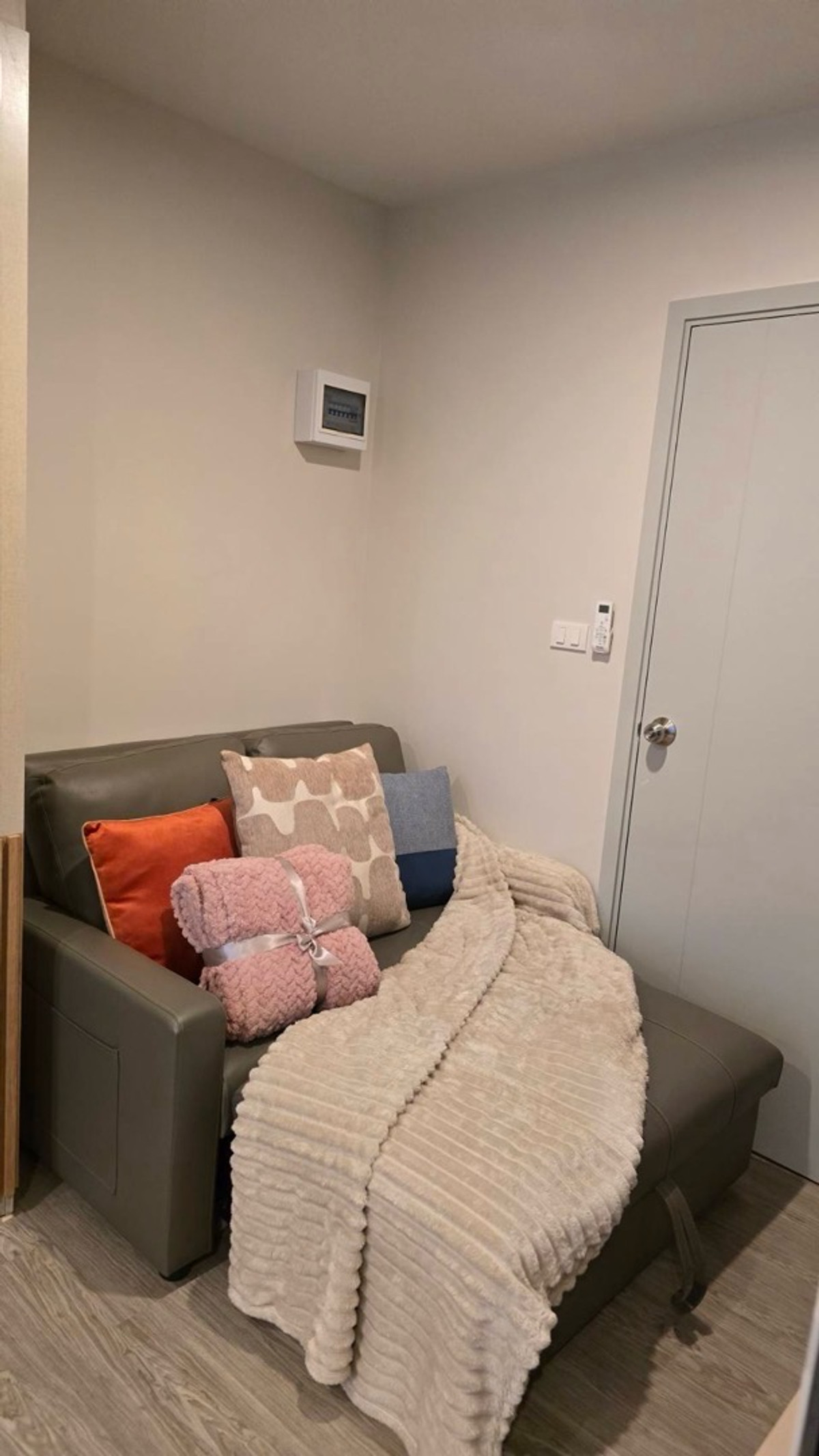 ให้เช่าคอนโดบางนา แบริ่ง ลาซาล : ใหม่🌈ห้องมุมRegent Home Bangna (รีเจ้นท์โฮม บางนา) ใกล้BTS🚝บางนาเพียง350เมตร ตึก🅱️ชั้น15(28 ตร.ม.) 1ห้องนอน เฟอร์นิเจอร์+เครื่องใช่ไฟฟ้าครบ(มีเครื่องซักผ้าฝาหน้า+ประตูDigital)