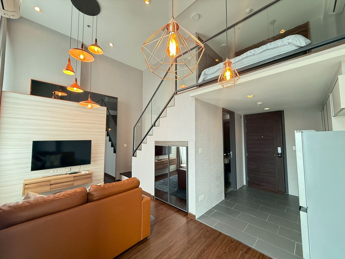 For RentCondoSukhumvit, Asoke, Thonglor : Condo C Ekkamai, room for rent, 1 Bed loft, usable area 40 sq m, beautifully decorated, ready to move in.