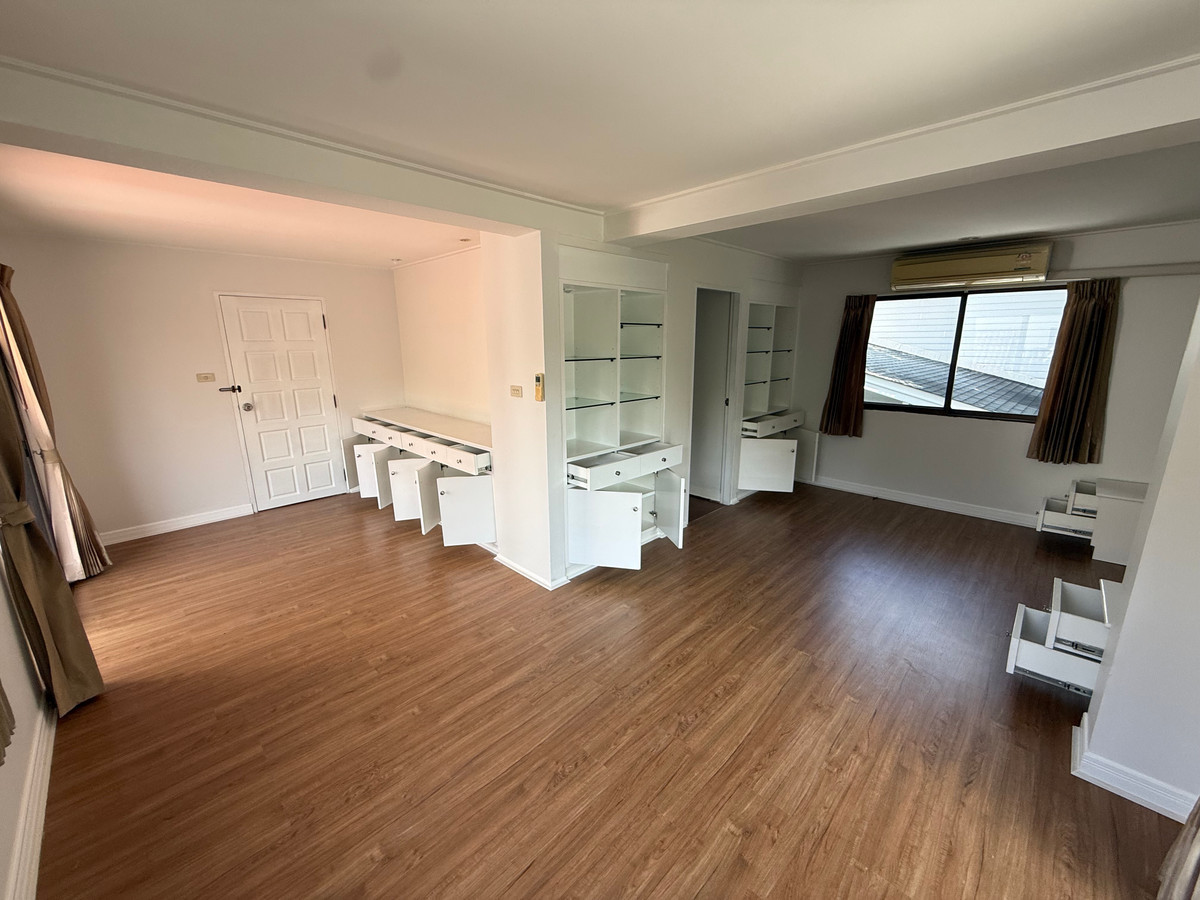 ให้เช่าบ้านนวมินทร์ รามอินทรา : ให้เช่า ที่ดิน200ตรว 3นอน3น้ำ พทใช้สอย600ตรม บ้านเดี่ยว 3 ชั้น  หมู่บ้านนวธานี เสรีไทย 59