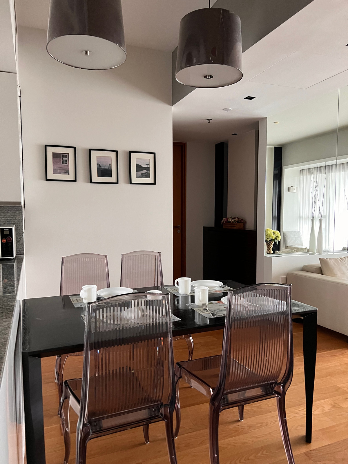 For SaleCondoSathorn, Narathiwat : ✨For sale with tenant, condo in Sathorn area at The Met, 2 bedrooms, fully furnished. There is a high floor balcony with a beautiful view. Near Lumpini Park, near BTS Chong Nonsi, MRT Lumpini, suitable for investors.