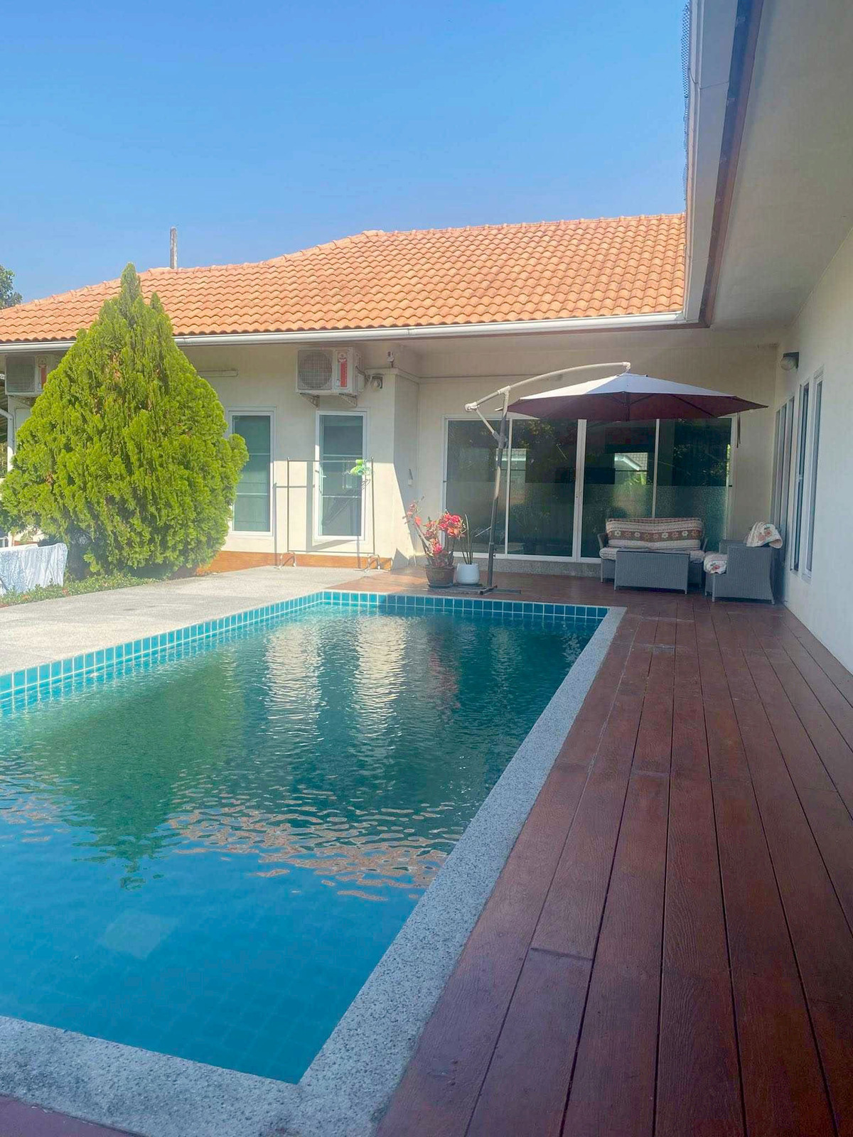 ให้เช่าบ้านเชียงใหม่ : บ้านสวยพร้อมสระว่ายน้ำส่วนตัว ให้เช่าเดือนละ 55,000 บาท ใกล้กาดฝรั่งเพียง 5 นาที No.14H1030