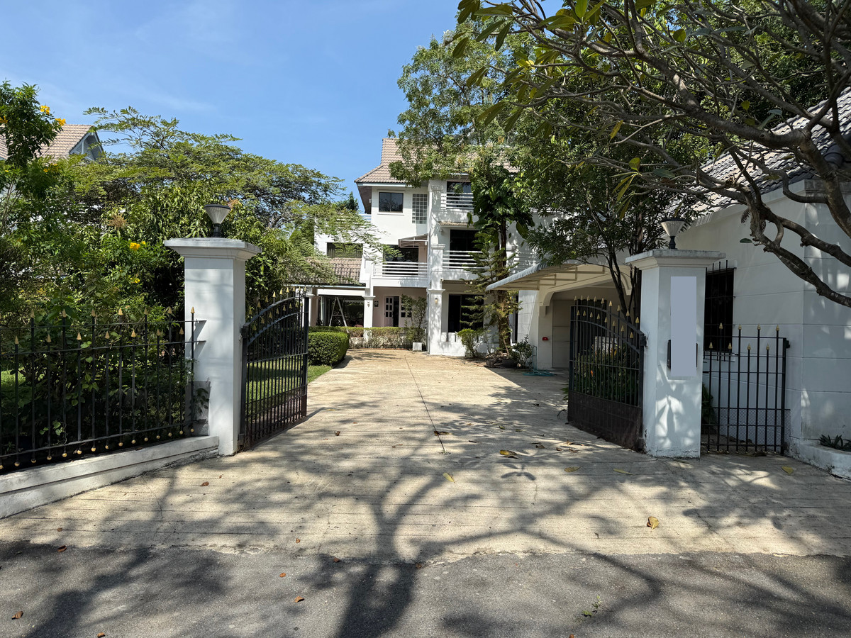 ให้เช่าบ้านนวมินทร์ รามอินทรา : ให้เช่า ที่ดิน200ตรว 3นอน3น้ำ พทใช้สอย600ตรม บ้านเดี่ยว 3 ชั้น  หมู่บ้านนวธานี เสรีไทย 59