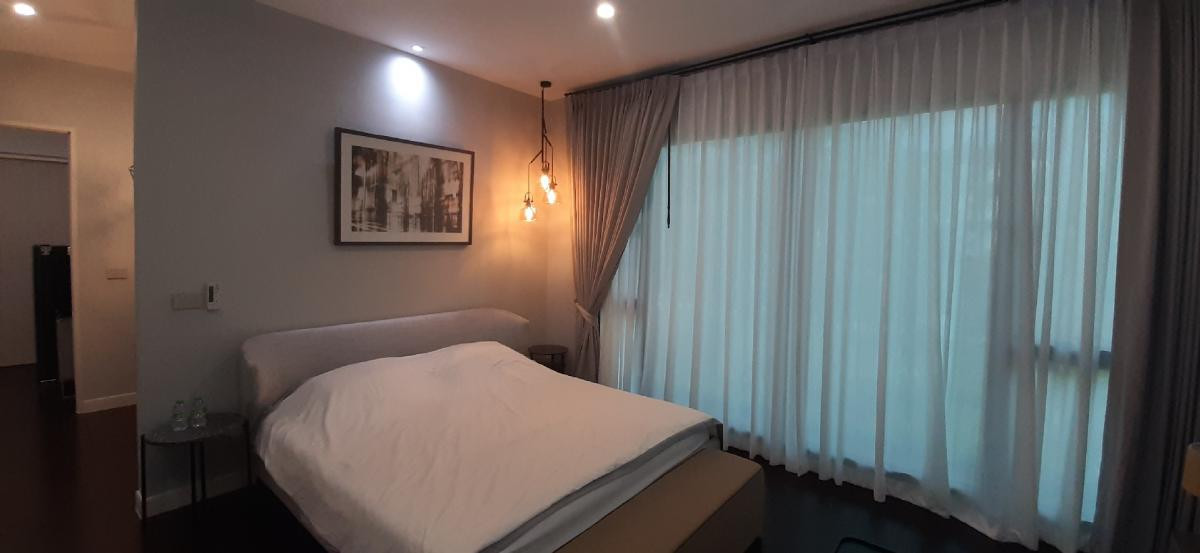 ให้เช่าบ้านเลียบทางด่วนรามอินทรา : ให้เช่า Pool villa 80ตรว 8นอน7น้ำ บ้านเดี่ยว 3 ชั้น THE HONOR YOTHINPATTANA