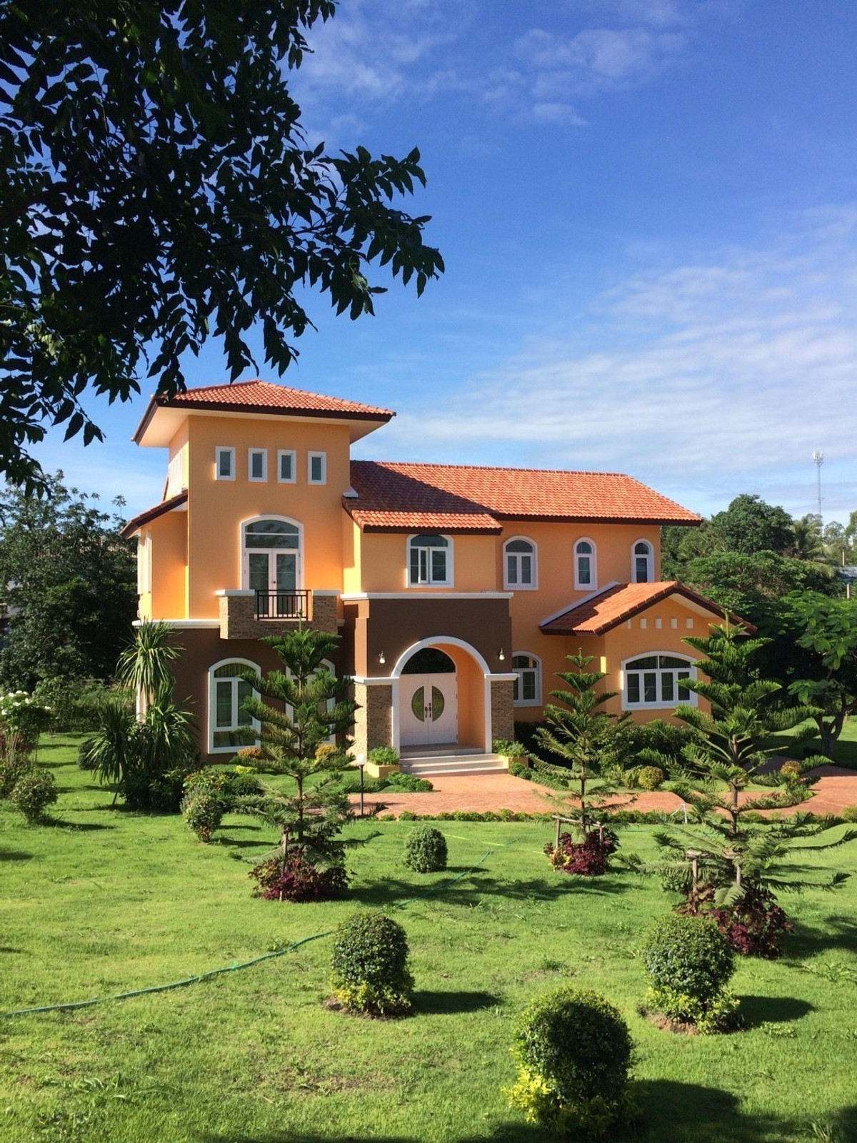 ขายบ้านปากช่อง เขาใหญ่ : ขายบ้านพร้อมที่ดิน อำเภอปากช่อง โฉนดครุฑแดง ที่ดิน 1-1-16 ไร่ 4 ห้องนอน 5 ห้องน้ำ 