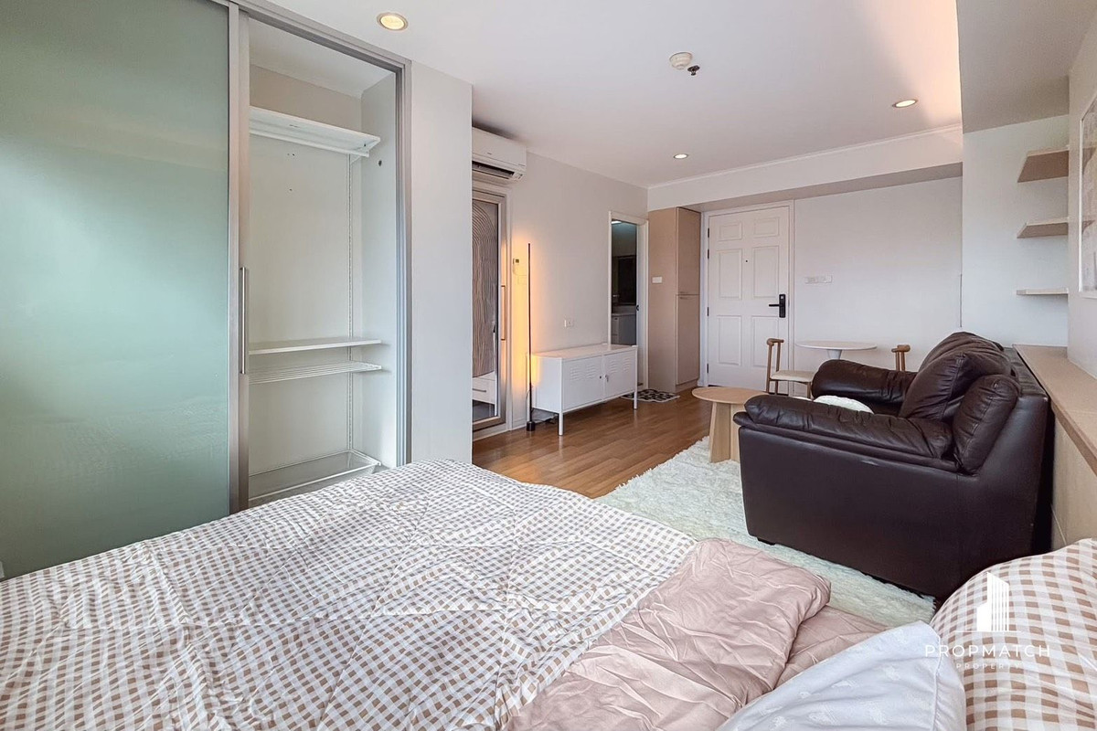 For SaleCondoSapankwai,Jatujak : Condo for sale Lumpini Place Phahol-Saphankwai Near Saphan Khwai BTS, easy to find food.