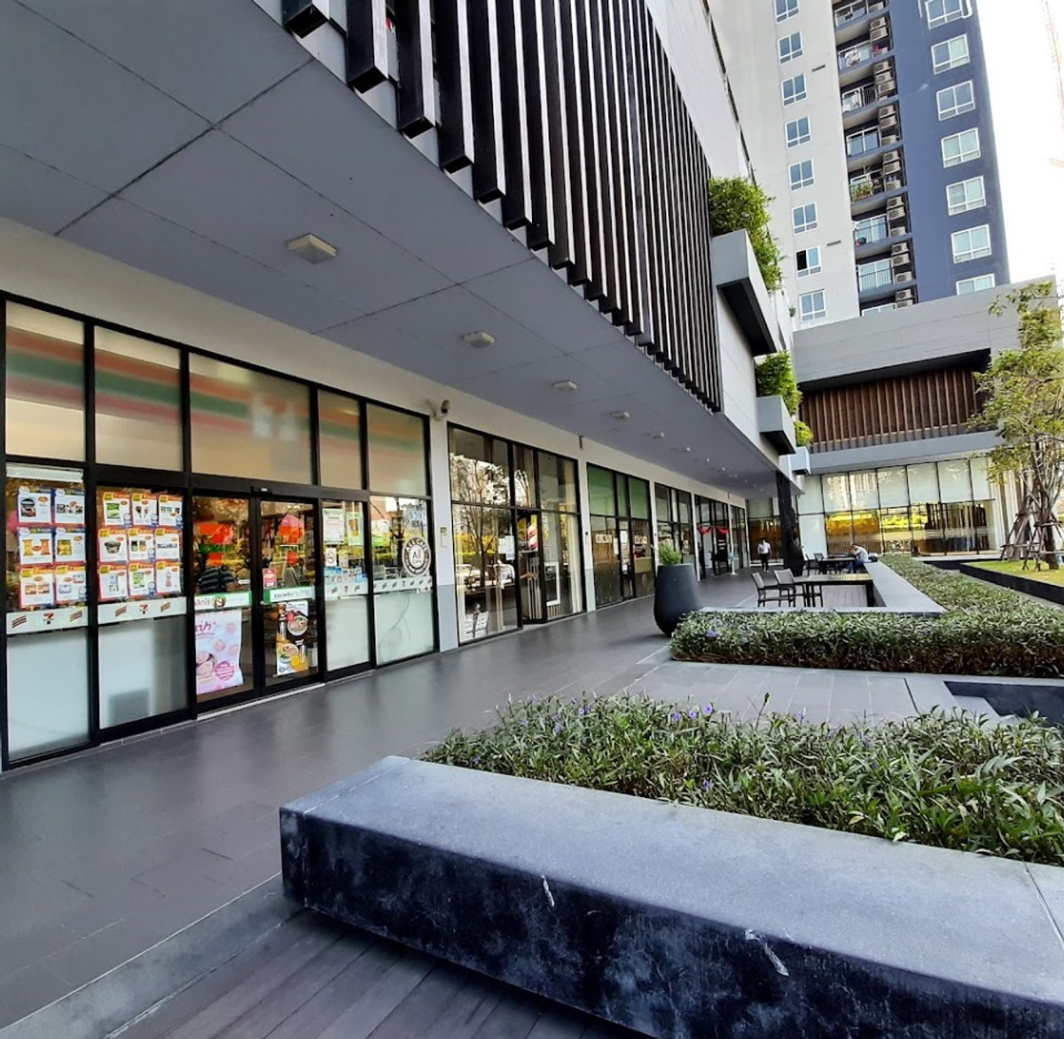 For RentCondoOnnut, Udomsuk : The Base Sukhumvit 77 fully furnished (near BTS On-nut, Big-C Onnut, Habito Mall, Bangkok Prep School Sukhumvit 77, Expressway)