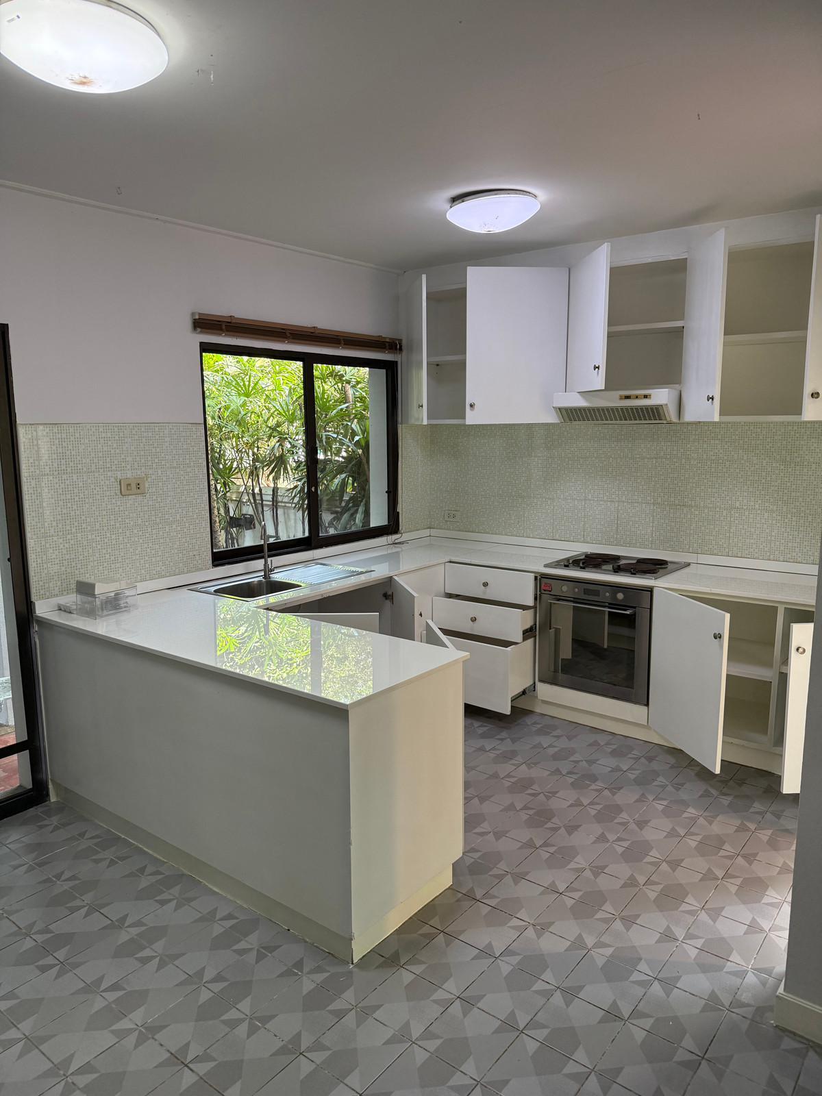 ให้เช่าบ้านนวมินทร์ รามอินทรา : ให้เช่า ที่ดิน200ตรว 3นอน3น้ำ พทใช้สอย600ตรม บ้านเดี่ยว 3 ชั้น  หมู่บ้านนวธานี เสรีไทย 59