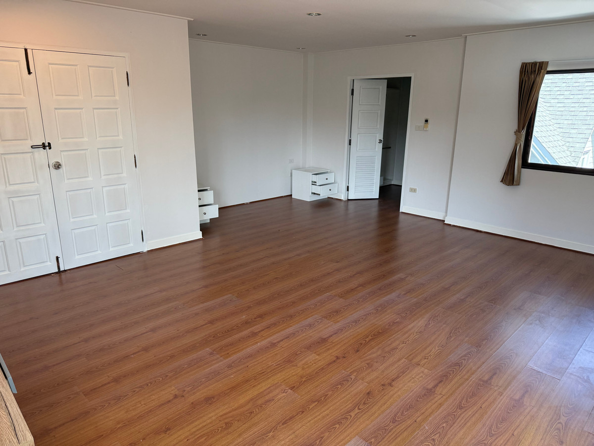 ให้เช่าบ้านนวมินทร์ รามอินทรา : ให้เช่า ที่ดิน200ตรว 3นอน3น้ำ พทใช้สอย600ตรม บ้านเดี่ยว 3 ชั้น  หมู่บ้านนวธานี เสรีไทย 59