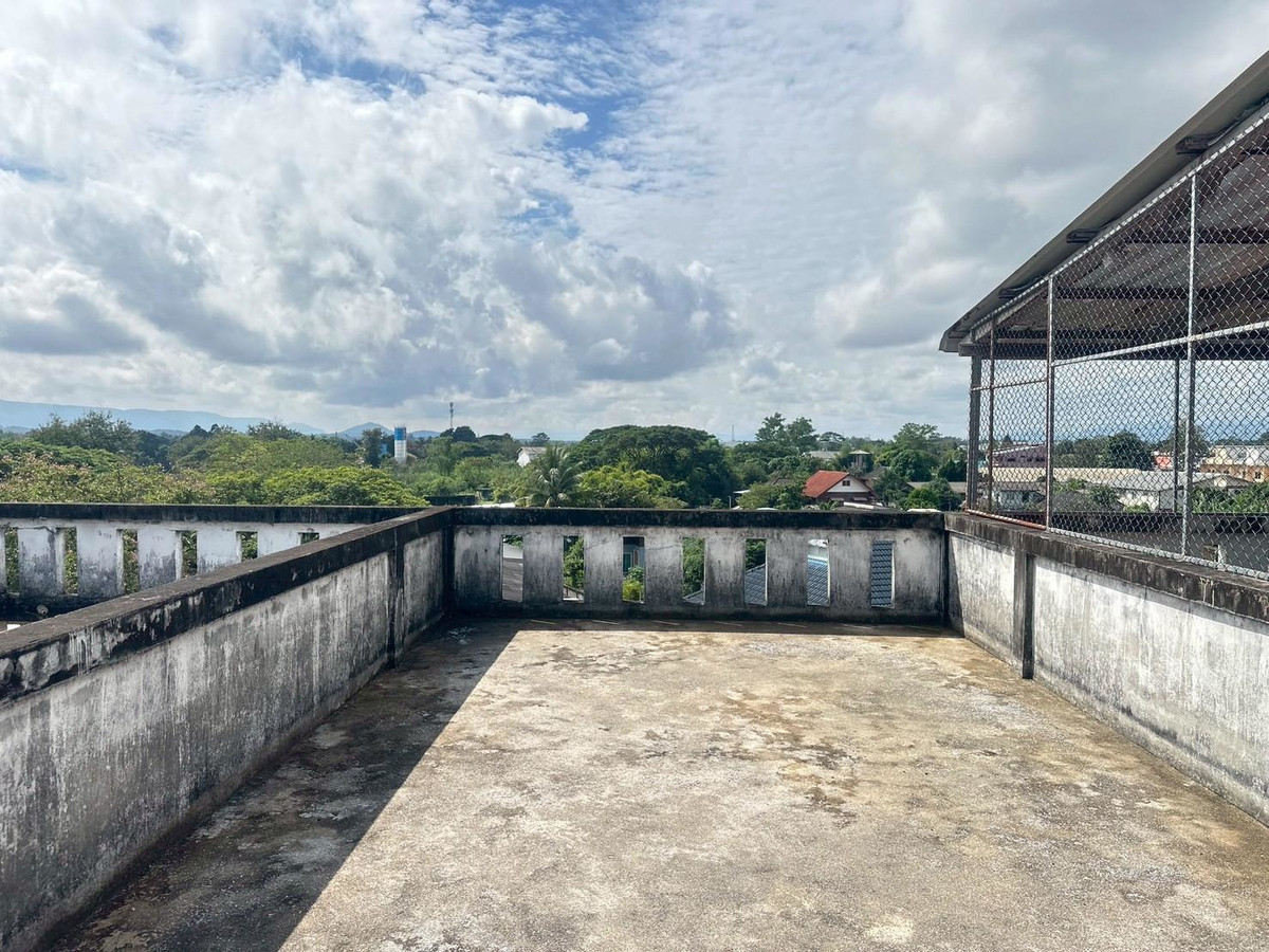 ขายทาวน์โฮมเชียงราย : อาคารพาณิชย์ 3 ชั้นครึ่ง ทำเลดี หน้า สนง.หอการค้า จังหวัดเชียงราย ใกล้ทางออกสถานีขนส่งผู้โดยสารแห่งที่ 2