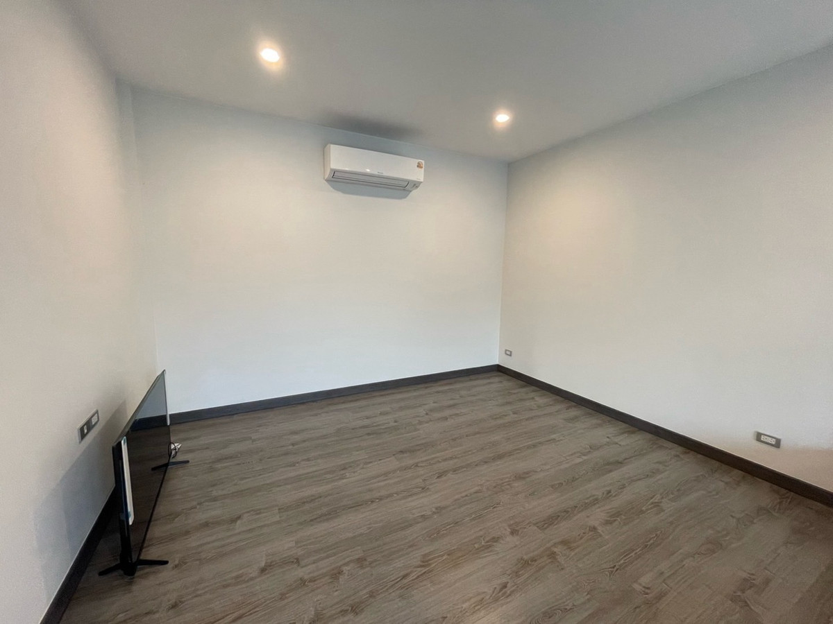For RentTownhomeKasetsart, Ratchayothin : Single house for rent Baan Klang Muang Classe Ratchayothin (ClasseRatchayothin), new house, never lived in.