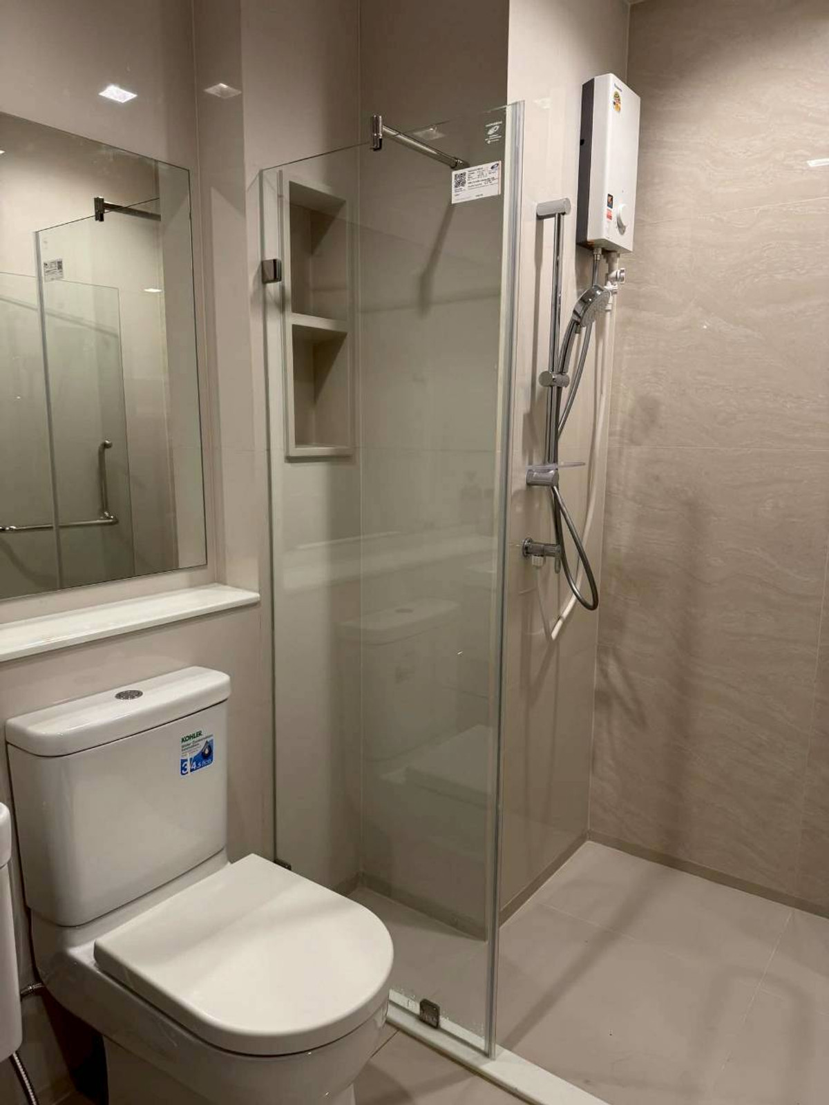 ให้เช่าคอนโดลาดพร้าว เซ็นทรัลลาดพร้าว : ✅ LVY127 ✅ Line : @p2nproperty