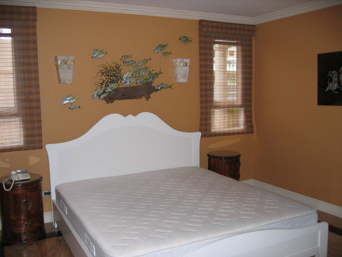 For RentHouseSukhumvit, Asoke, Thonglor : Single House With Pool For Rent Location Ekamai 180Sq.Wah 3Beds+Plus1 Beds 3Baths