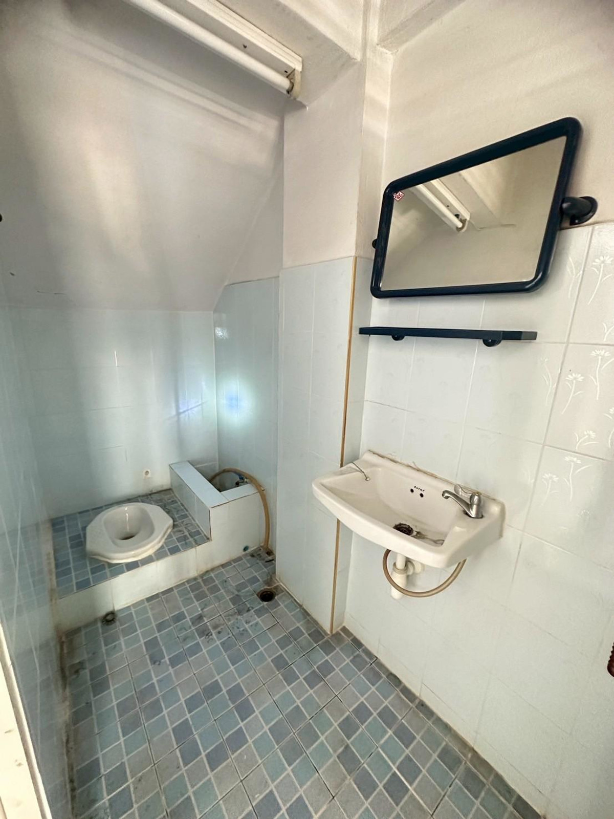 ขายทาวน์โฮมเชียงราย : อาคารพาณิชย์ 3 ชั้นครึ่ง ทำเลดี หน้า สนง.หอการค้า จังหวัดเชียงราย ใกล้ทางออกสถานีขนส่งผู้โดยสารแห่งที่ 2