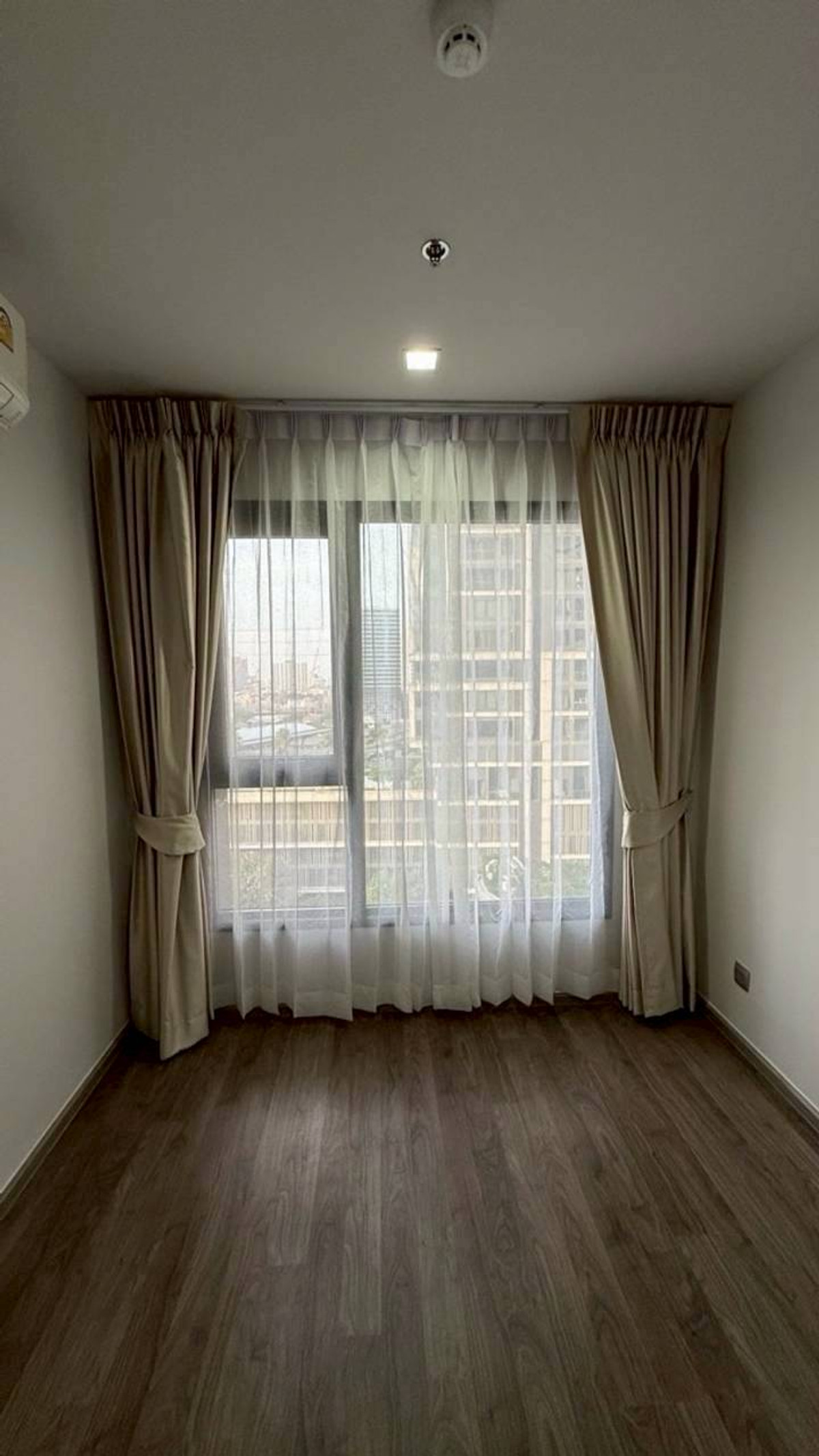 ให้เช่าคอนโดลาดพร้าว เซ็นทรัลลาดพร้าว : ✅ LVY121 ✅ Line : @p2nproperty