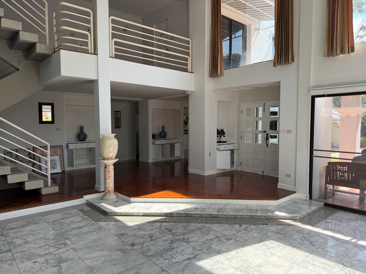 ให้เช่าบ้านนวมินทร์ รามอินทรา : ให้เช่า ที่ดิน200ตรว 3นอน3น้ำ พทใช้สอย600ตรม บ้านเดี่ยว 3 ชั้น  หมู่บ้านนวธานี เสรีไทย 59