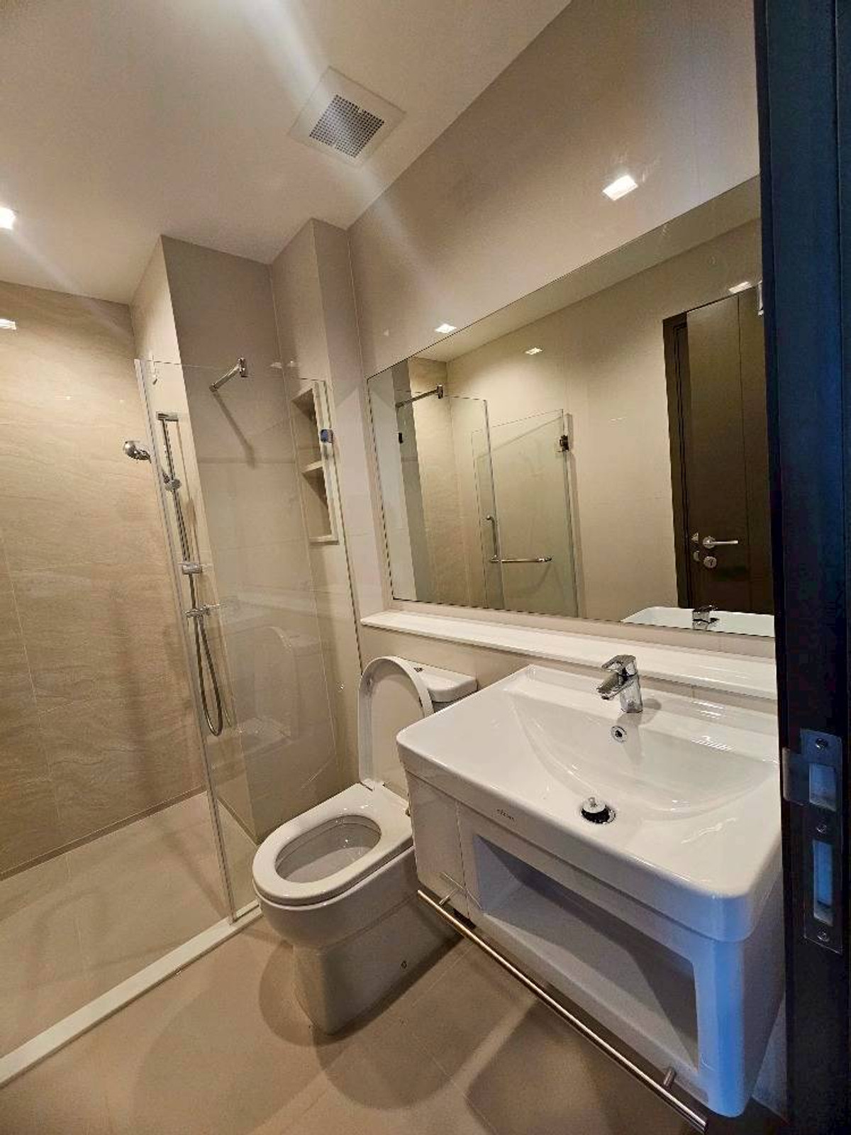 For SaleCondoLadprao, Central Ladprao : ✅ S-LVY124 ✅ Line : @p2nproperty