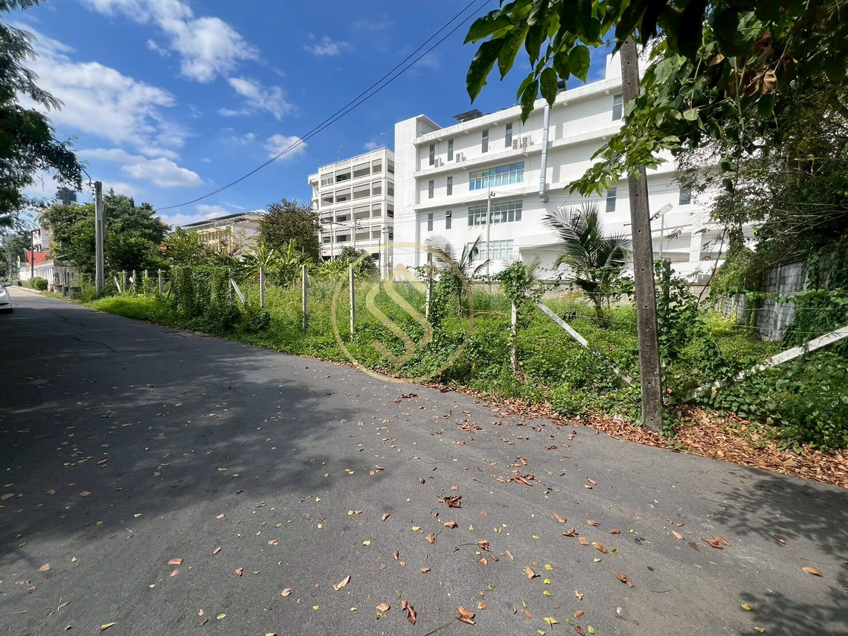 ให้เช่าที่ดินสะพานควาย จตุจักร : ให้เช่าที่ดินในซอยอาลาดิน พหลโยธิน30 ใกล้ บีทีเอสรัชโยธิน 198 ตารางวา 35,000 บาท