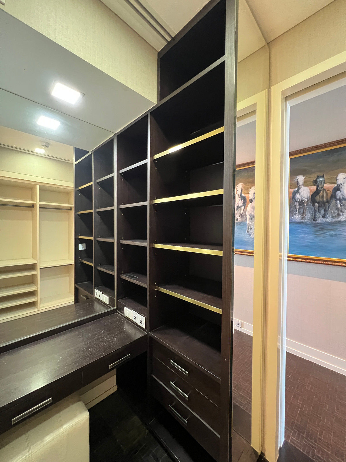 CondoSathorn, Narathiwat : 🏆✨ 4-Bedroom Penthouse at The Ritz-Carlton Residences Bangkok – 400,000 THB/month 🌆🔥