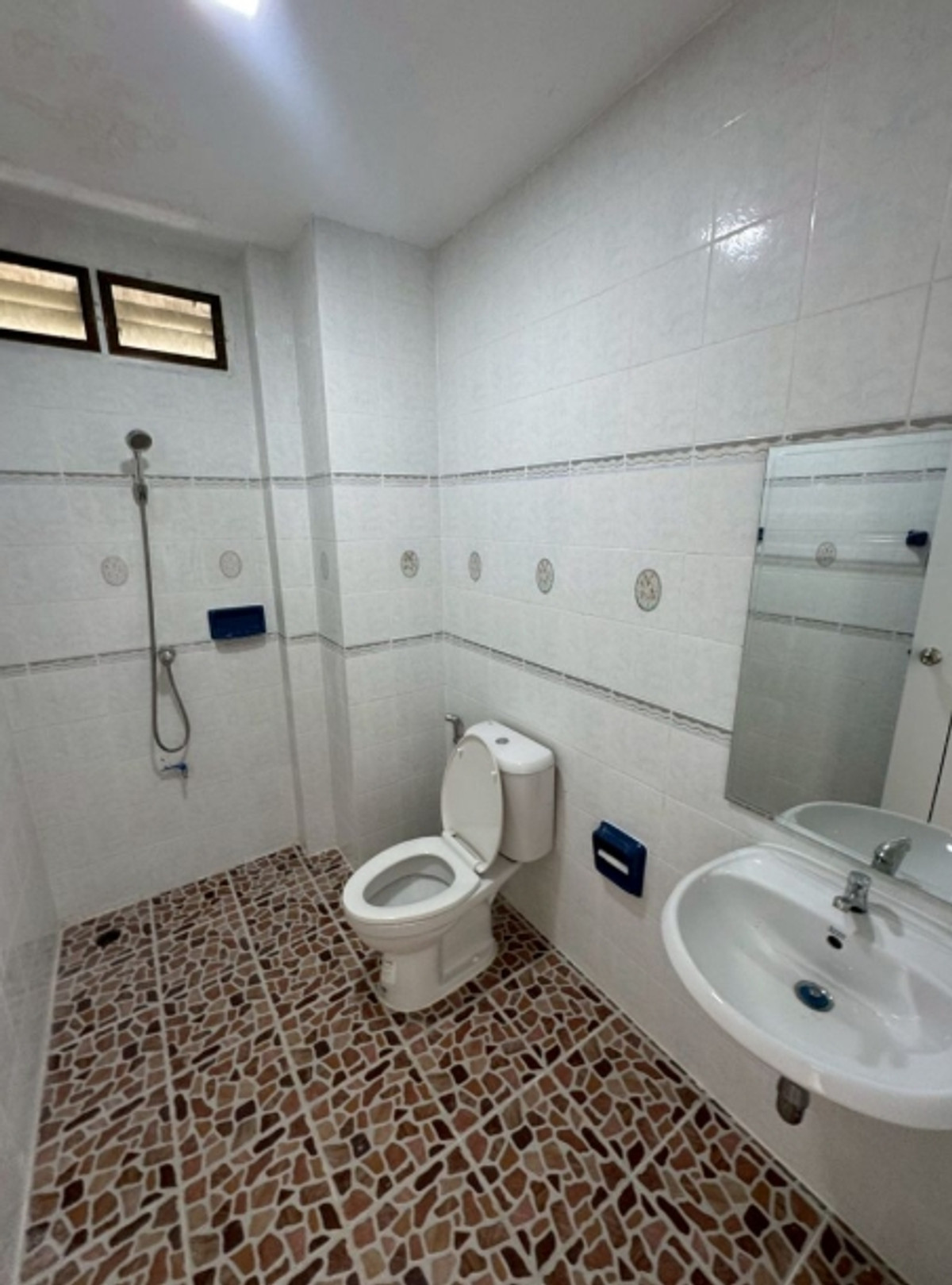 For SaleHouseNawamin, Ramindra : 2-story detached house for sale, Panya Lake Home Village, size 91 sq m., corner house, Main Road, Minburi, Nimitmai Road 28, opposite the park.