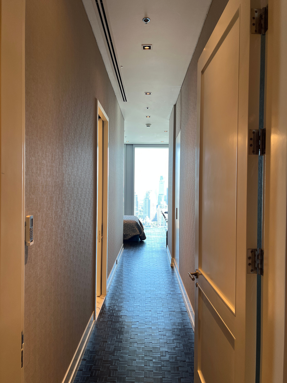 CondoSathorn, Narathiwat : 🏆✨ 4-Bedroom Penthouse at The Ritz-Carlton Residences Bangkok – 400,000 THB/month 🌆🔥