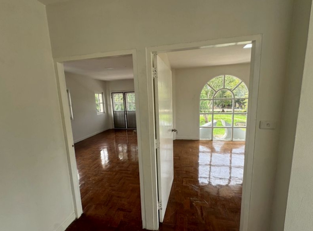 For SaleHouseNawamin, Ramindra : 2-story detached house for sale, Panya Lake Home Village, size 91 sq m., corner house, Main Road, Minburi, Nimitmai Road 28, opposite the park.