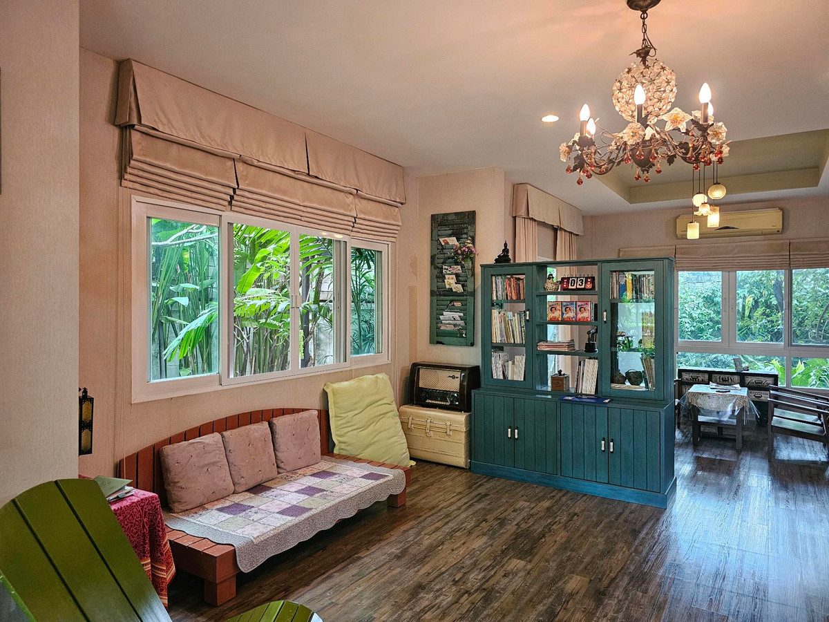 ให้เช่าบ้านนวมินทร์ รามอินทรา : 📍บ้านเดี่ยว หลังมุม ตกแต่งสไตล์ "คาเฟ่ คลาสสิกวินเทจ" โครงการ : รสา พาร์คเลน 