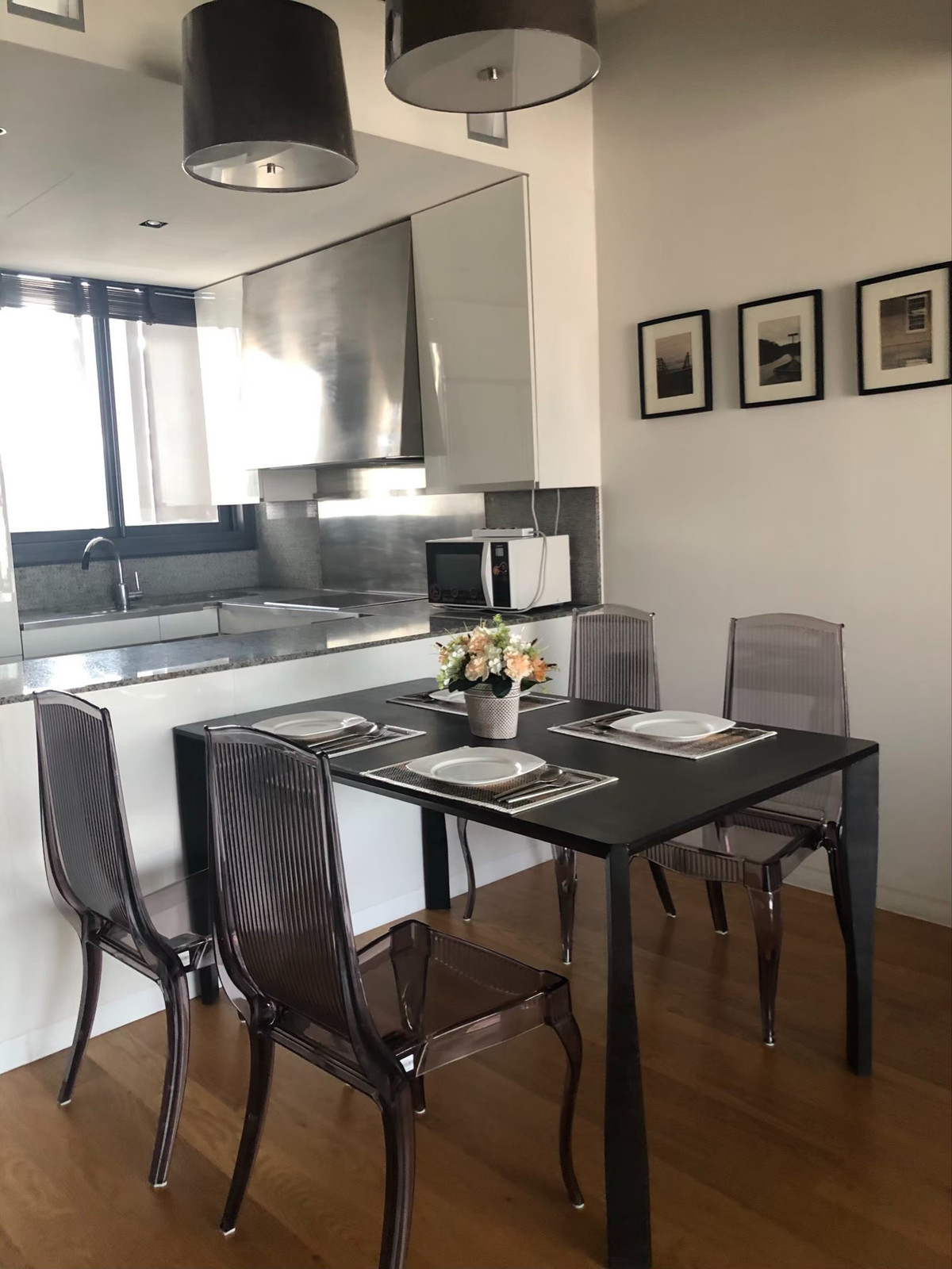 For SaleCondoSathorn, Narathiwat : ✨For sale with tenant, condo in Sathorn area at The Met, 2 bedrooms, fully furnished. There is a high floor balcony with a beautiful view. Near Lumpini Park, near BTS Chong Nonsi, MRT Lumpini, suitable for investors.