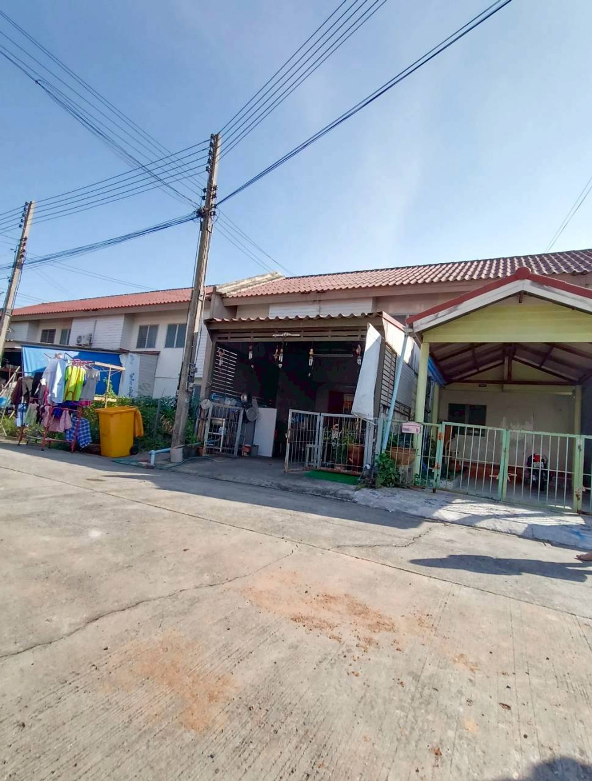 ขายทาวน์โฮมปทุมธานี รังสิต ธรรมศาสตร์ : บ้านเอื้ออาทร รังสิต คลอง 10/1 ถนนรังสิต-นครนายก ตำบลบึงสนั่น อำเภอธัญบุรี จังหวัดปทุมธานี   