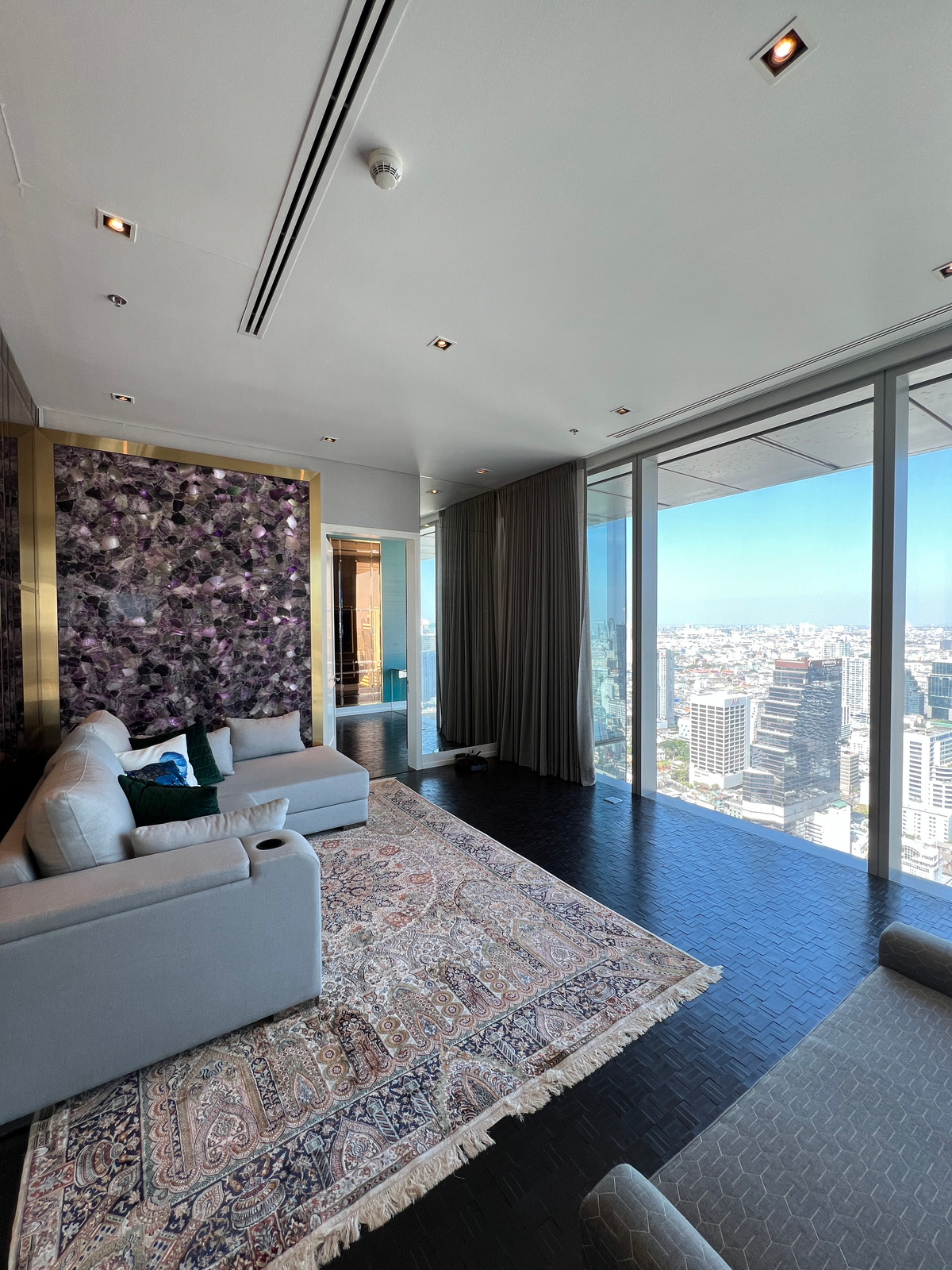 CondoSathorn, Narathiwat : 🏆✨ 4-Bedroom Penthouse at The Ritz-Carlton Residences Bangkok – 400,000 THB/month 🌆🔥
