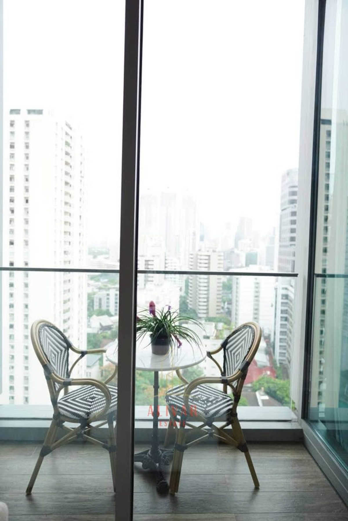 For RentCondoSukhumvit, Asoke, Thonglor : RC010926 Condo for rent at KRAAM Sukhumvit 26 near BTS Phrom Phong.