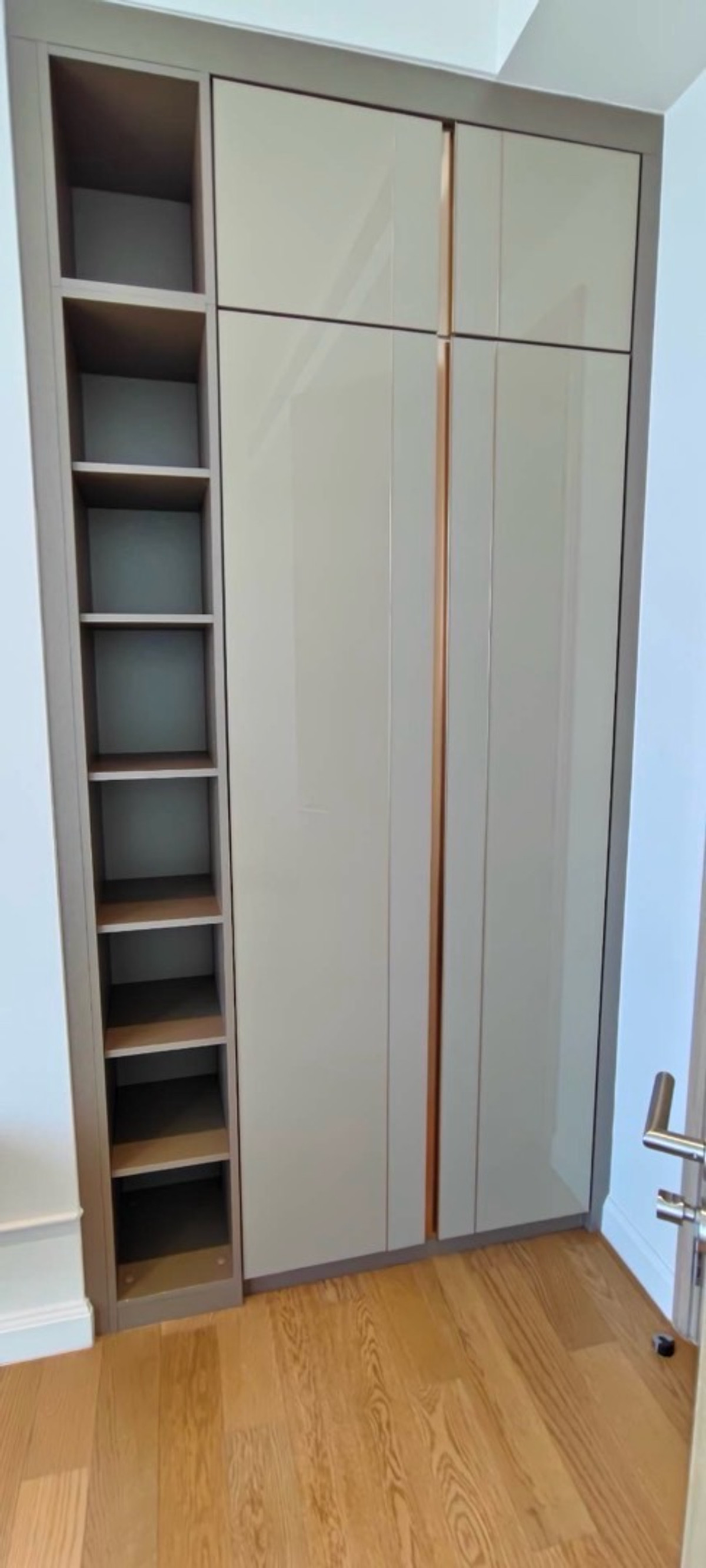 For RentCondoWongwianyai, Charoennakor : Luxury condo for rent, river view, Magnolias Waterfront Residences, floors 40-50, panoramic river view, size 95 sq m, 2 bedrooms, 2 bathrooms, price 135,000 baht.