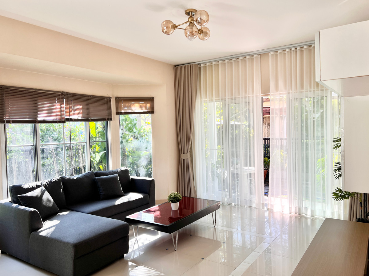 For RentHouseNonthaburi, Bang Yai, Bangbuathong : House for rent, Prueklada Wongwaen-Rattanathibet, back side, next to central garden.