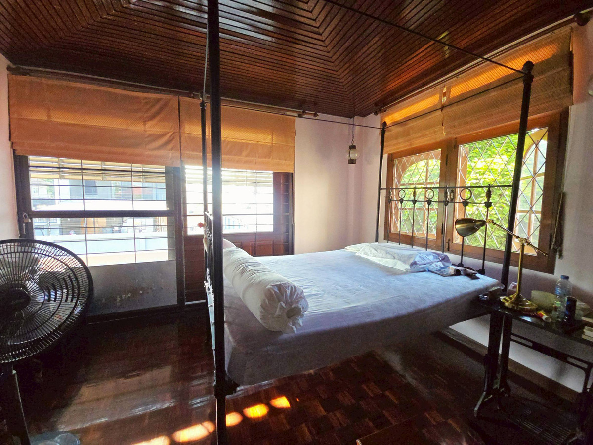 ขายบ้านสุขุมวิท อโศก ทองหล่อ : LTH14075OP – Single House for Sale | Sukhumvit 71 | 200 sqm | 3 Beds 2 Baths | 31 MB | บ้านเดี่ยวสุขุมวิท 71