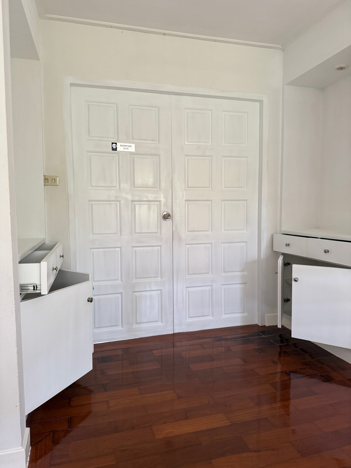 ให้เช่าบ้านนวมินทร์ รามอินทรา : ให้เช่า ที่ดิน200ตรว 3นอน3น้ำ พทใช้สอย600ตรม บ้านเดี่ยว 3 ชั้น  หมู่บ้านนวธานี เสรีไทย 59