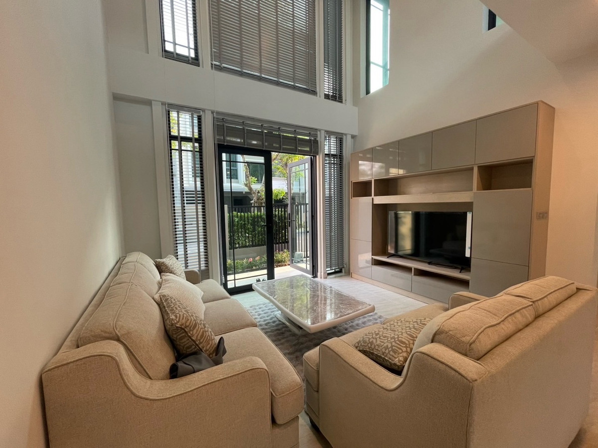 ให้เช่าทาวน์โฮมเกษตรศาสตร์ รัชโยธิน : ให้เช่าบ้านเดี่ยว บ้านกลางเมือง คลาสเซ่ รัชโยธิน (ClasseRatchayothin)  บ้านใหม่ไม่เคยเข้าอยู่